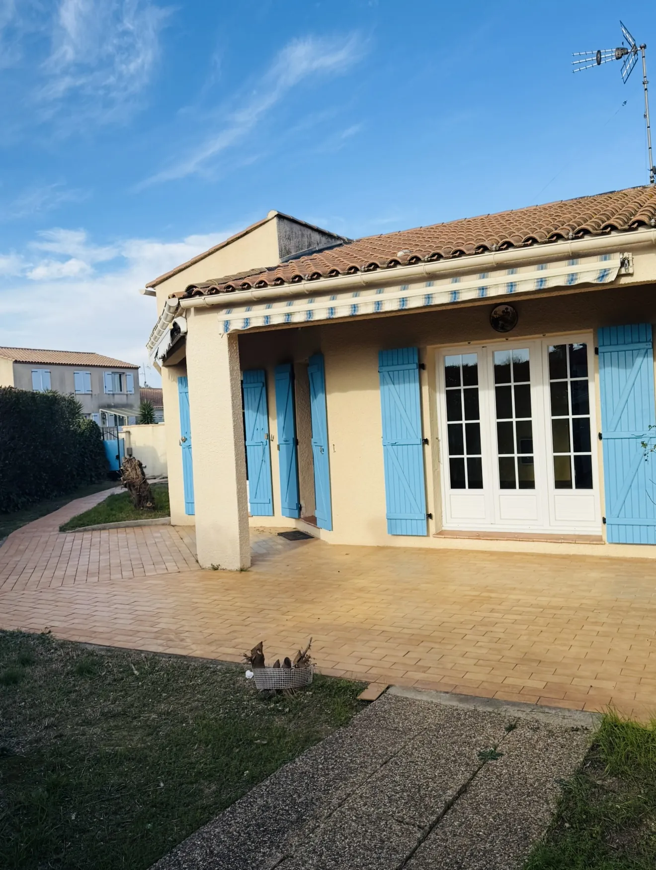 Villa Type 3 à rafraîchir avec terrain de 310m² à Lunel, proche mer et commodités