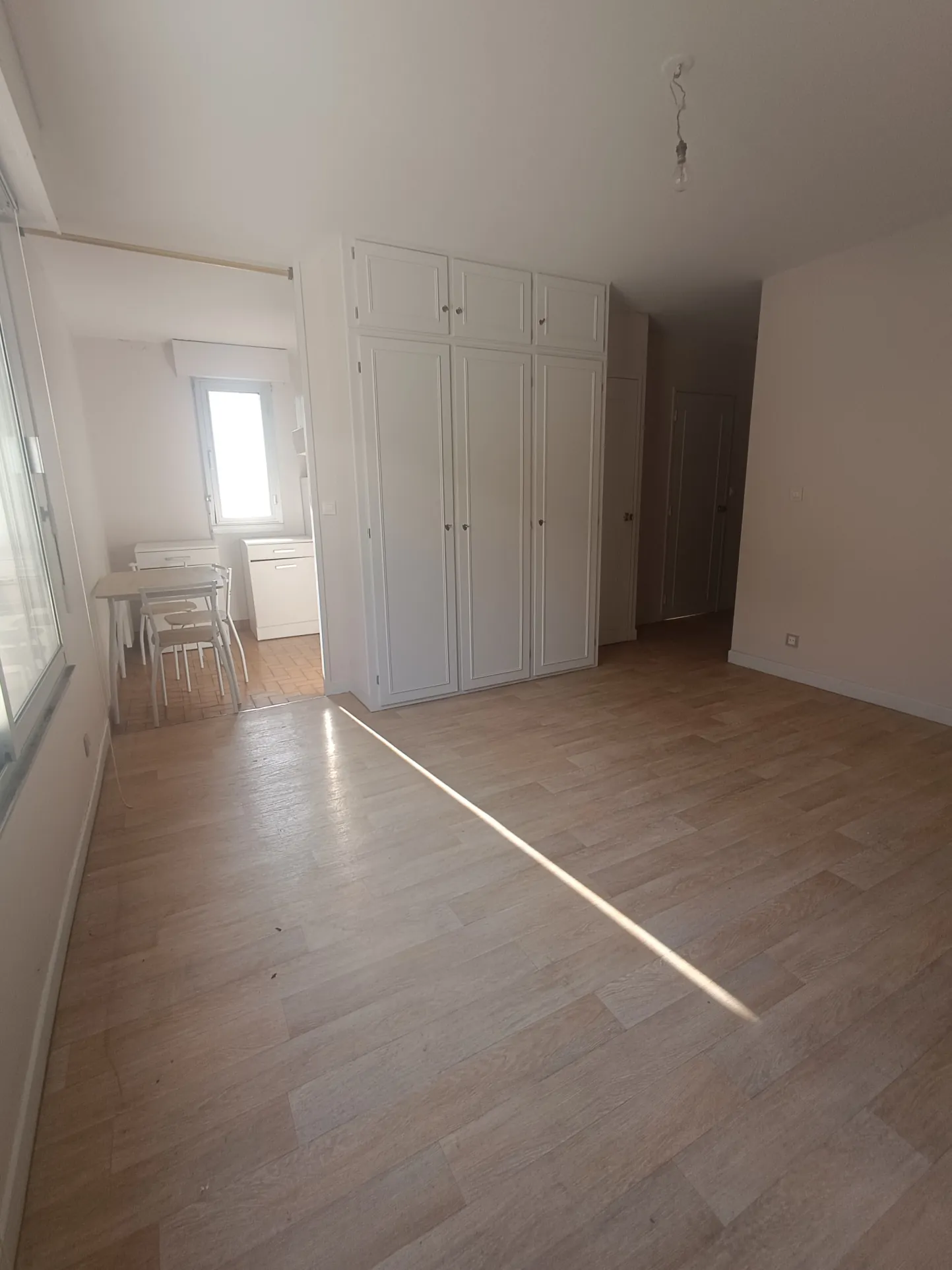 Studio de 30 m² à Vierzon au cœur de la ville, proche gare et mairie