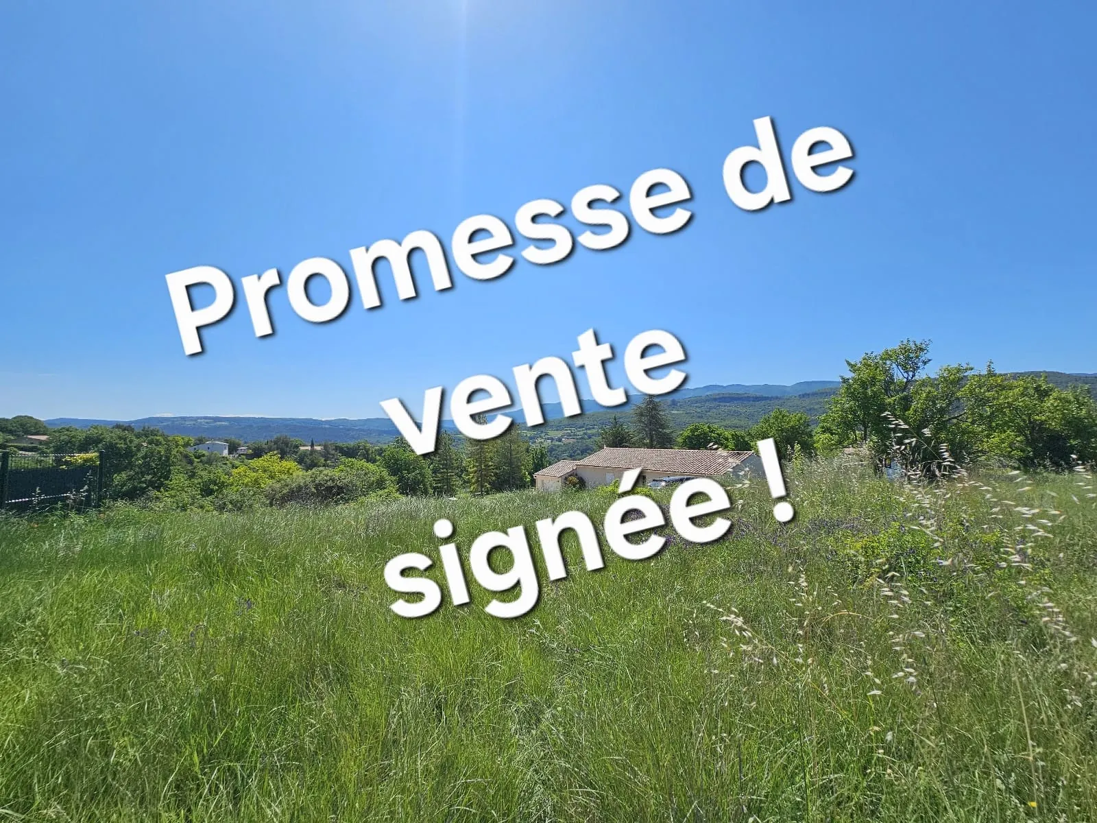 Terrain constructible de 660 m² avec magnifique vue sur le Luberon à Apt