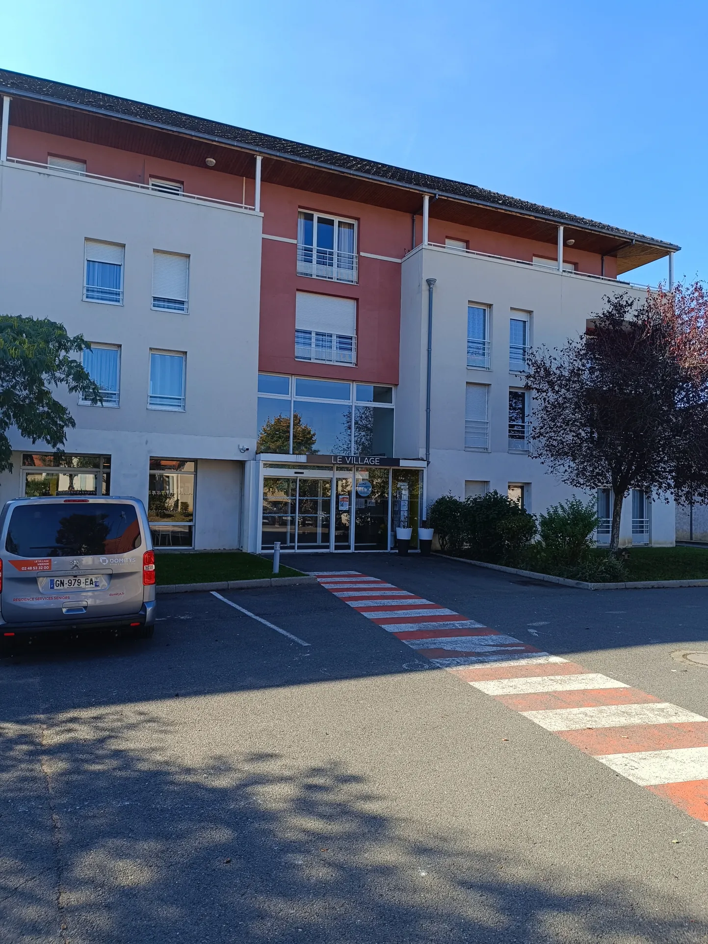 Appartement T2 avec terrasse et jardin privé à Vierzon - Résidence seniors sécurisée