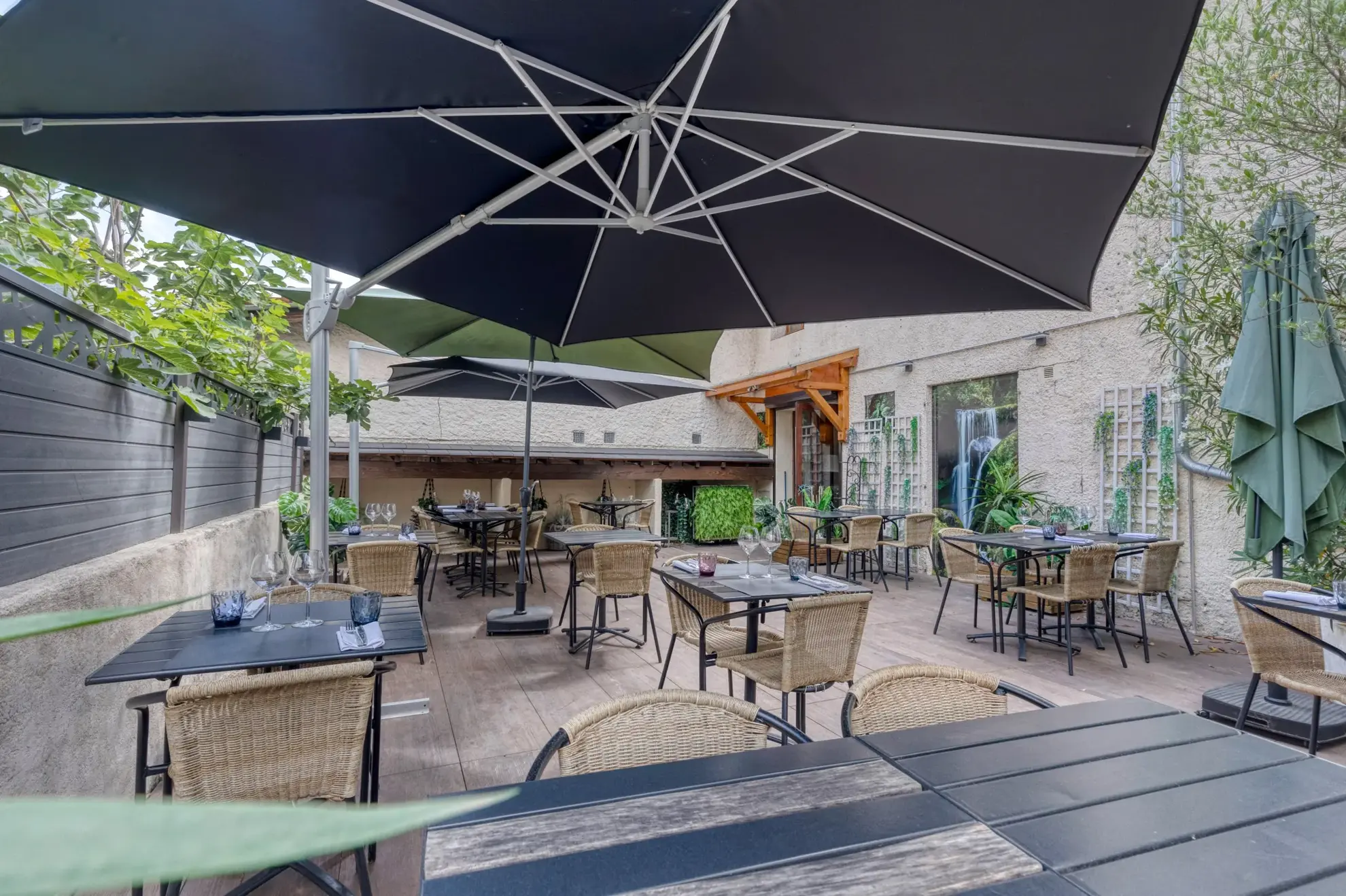 Fonds de commerce de restaurant à Crolles (38) - 120 m² avec terrasse et appartement de fonction 