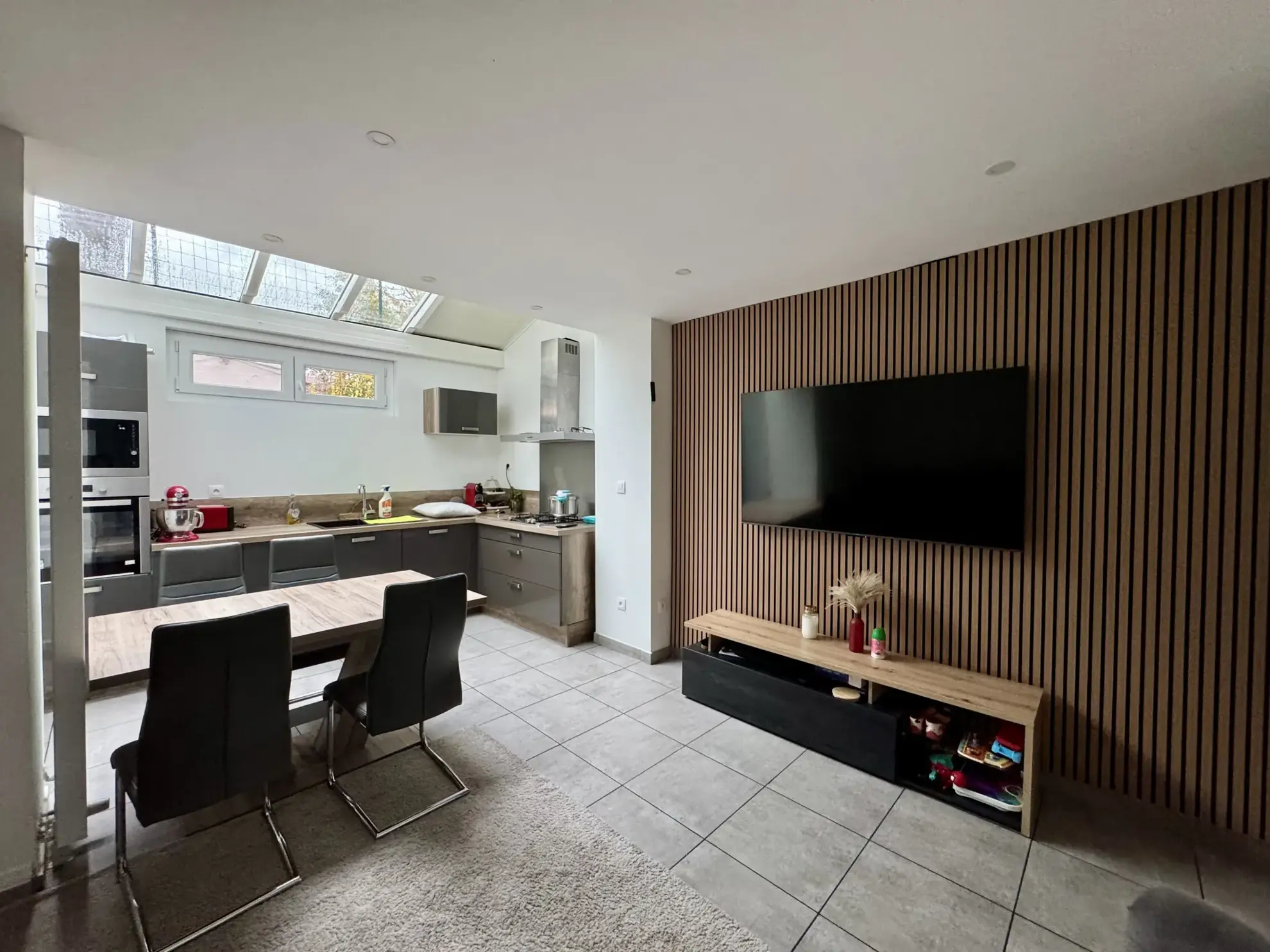 Maison lumineuse rénovée de 110 m² à Lille près des métros Fives et Marbrerie