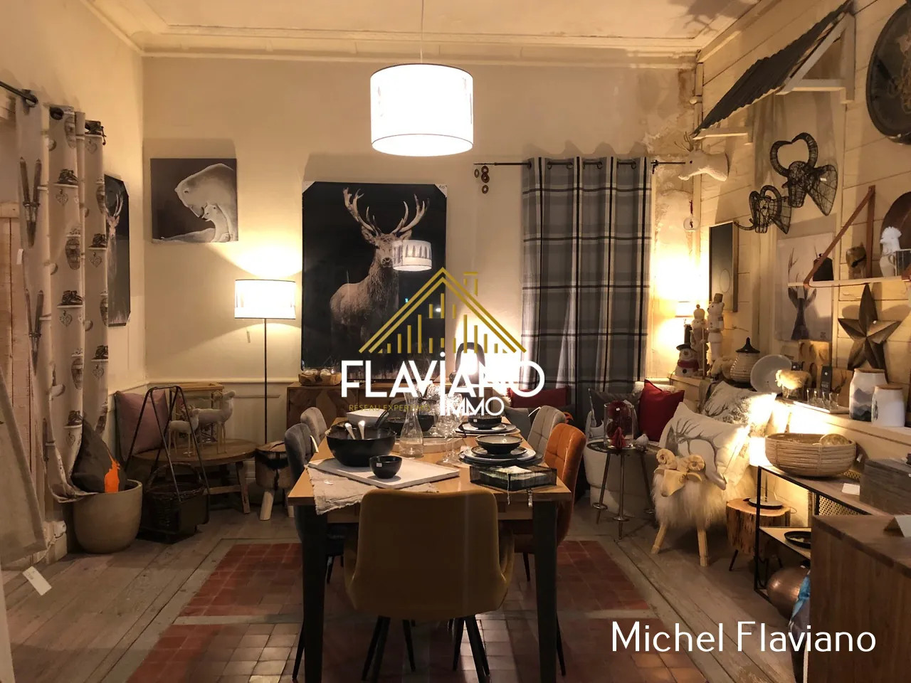 Local commercial à vendre à Barcelonnette, 188 m², centre-ville touristique 