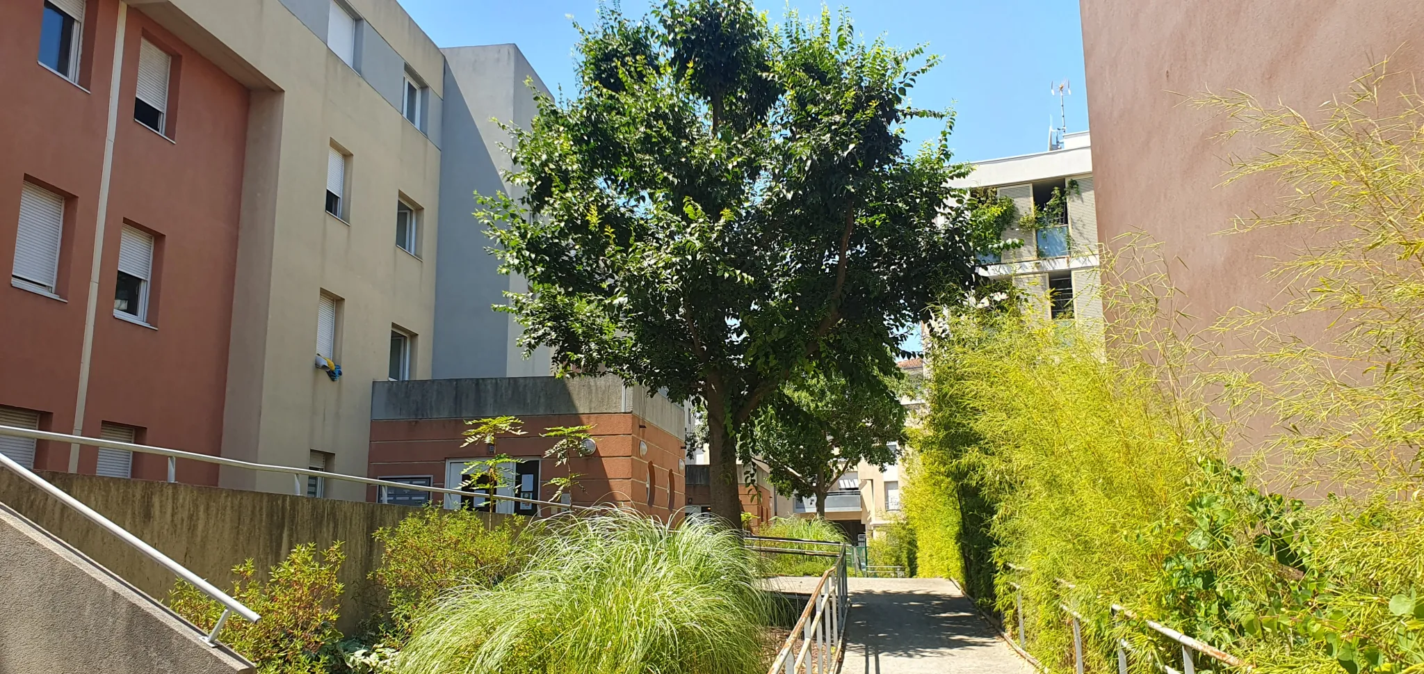 Appartement 3 pièces loué avec terrasse et parking à Nîmes