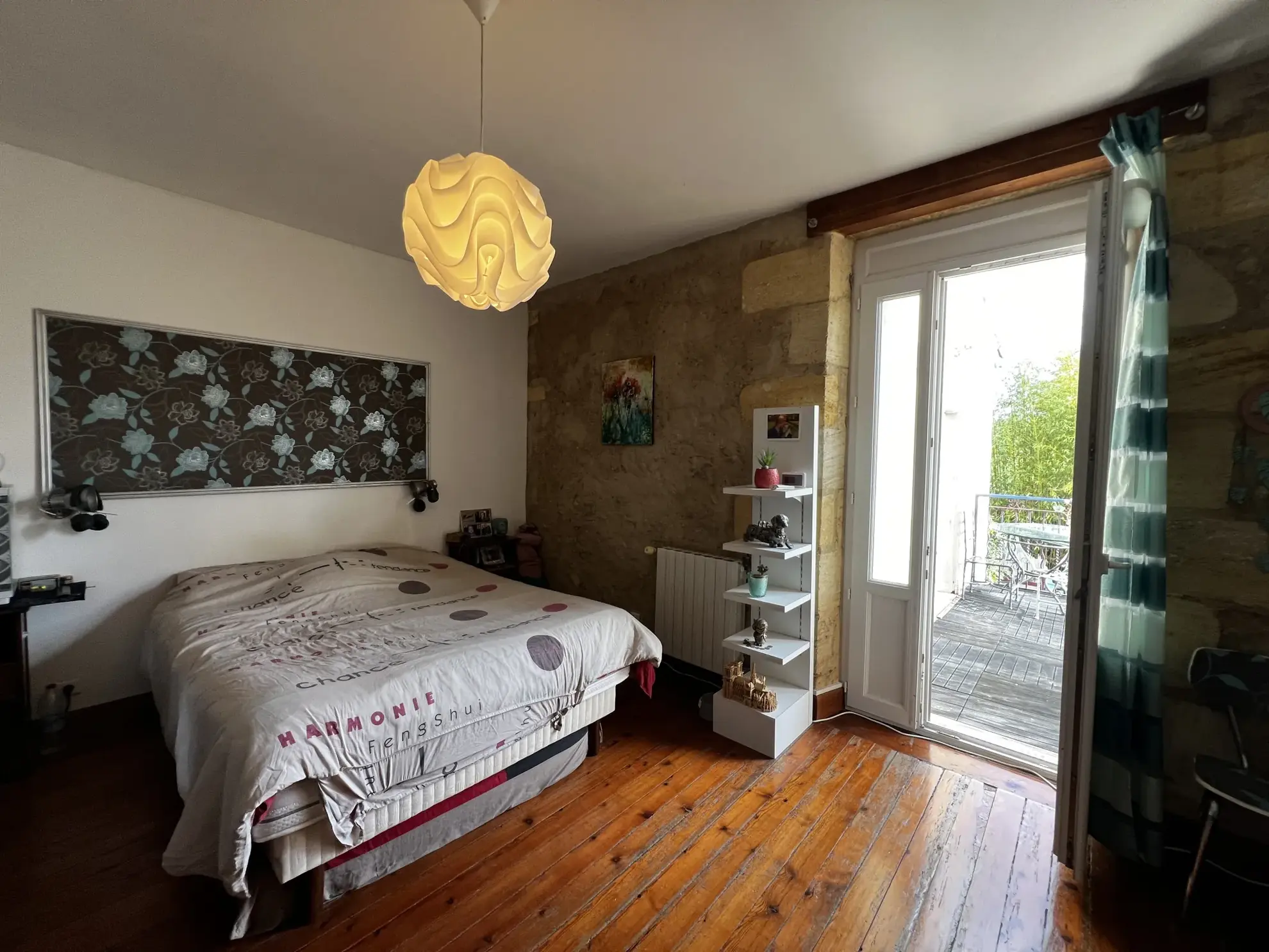 Maison atypique en pierre avec 4 chambres, jardin et atelier à Langon 