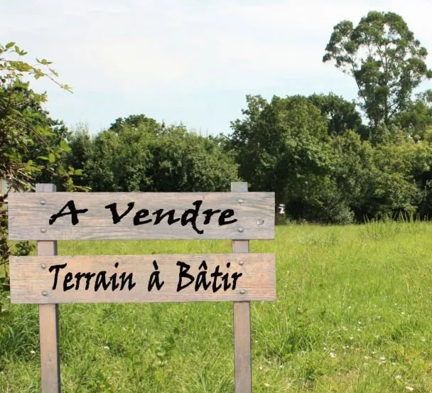 Terrain à bâtir de 1000 m² à Montagne, secteur recherché près de Saint-Émilion