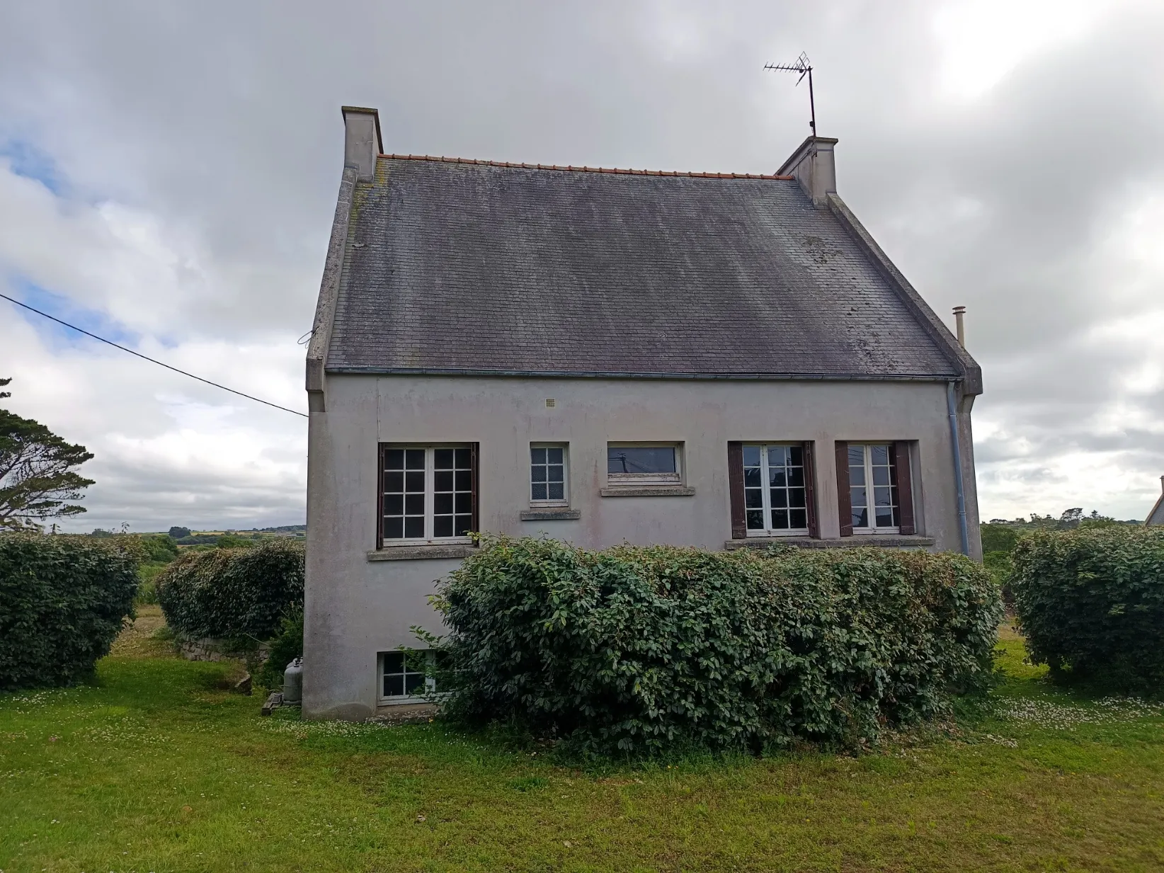 Maison 4 chambres à rénover près de la mer à Plouguerneau 