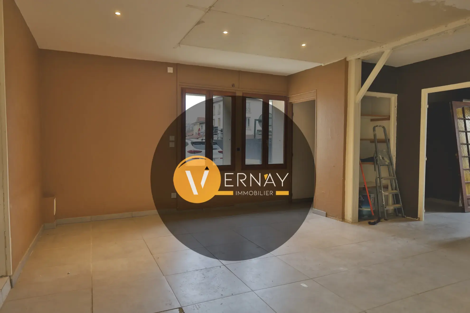 Appartement T2 avec parking et travaux à prévoir à Saint Georges d'Esperanche