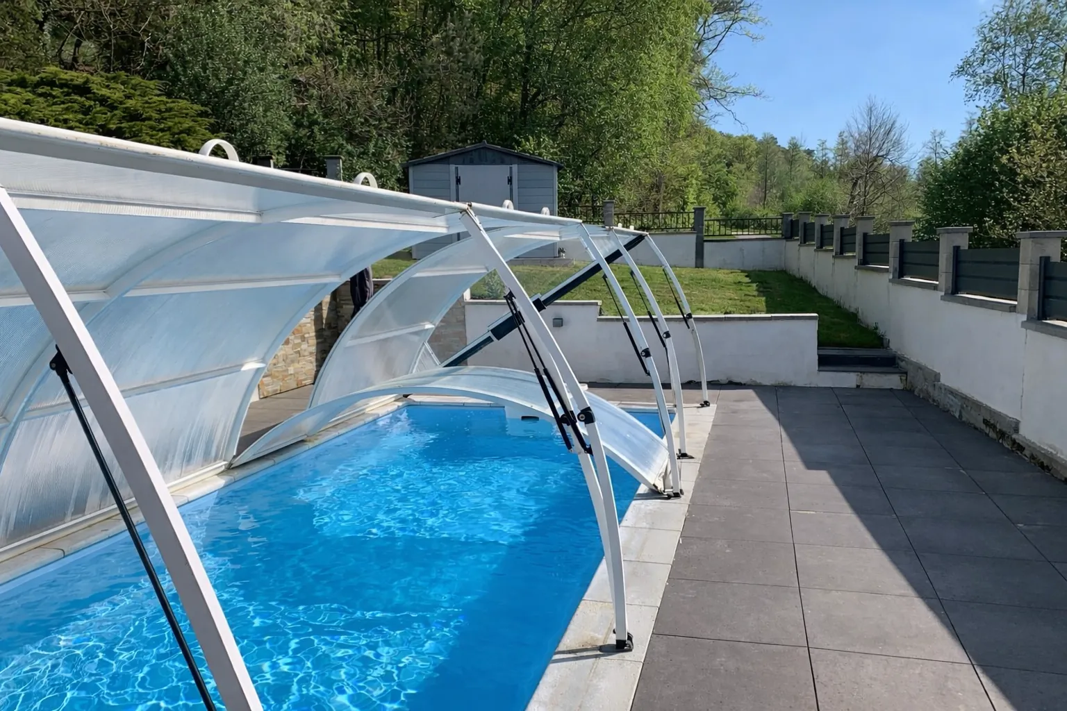 Charmante maison individuelle avec piscine et grand terrain à Arches