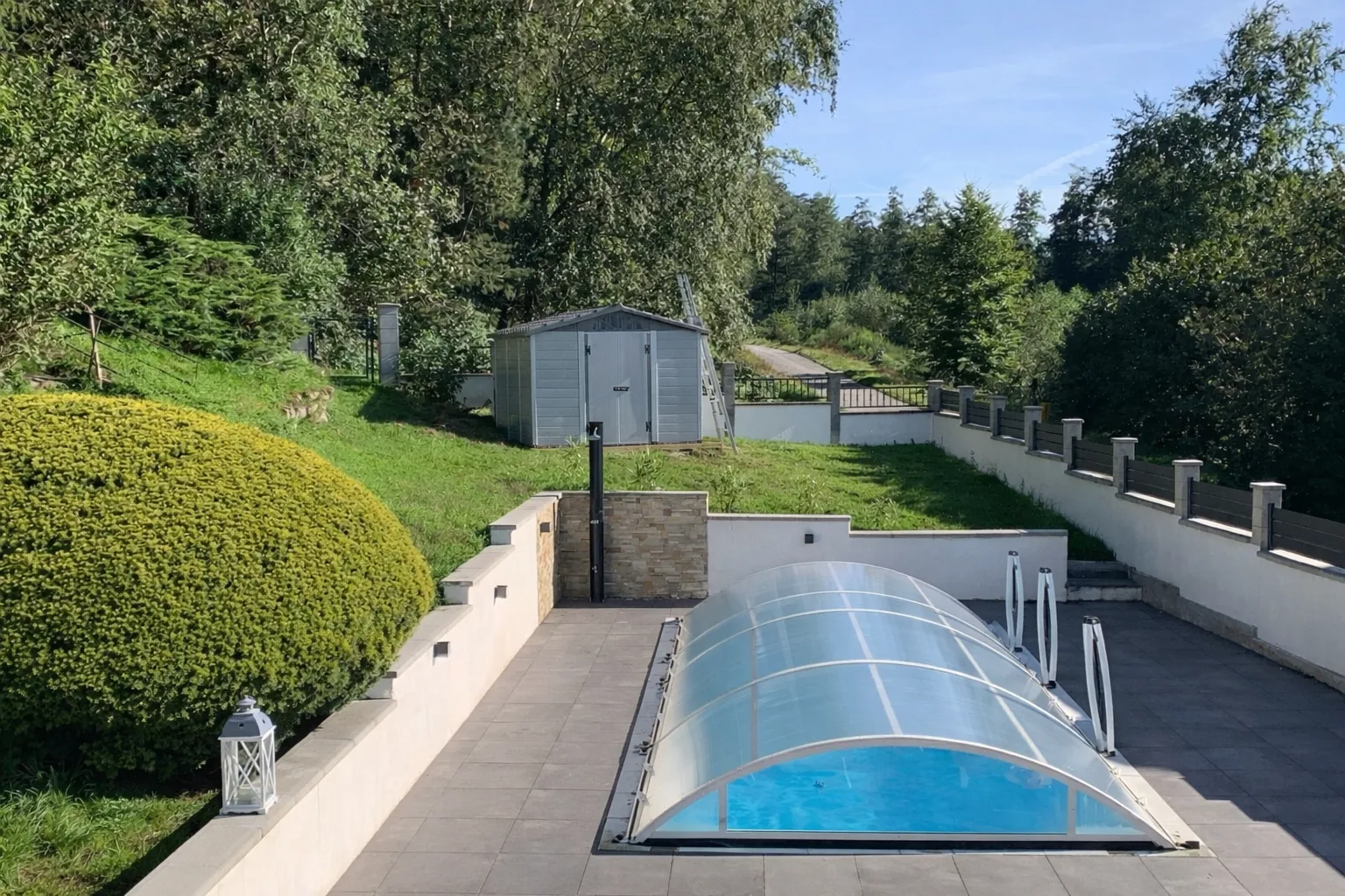 Charmante maison individuelle avec piscine et grand terrain à Arches 