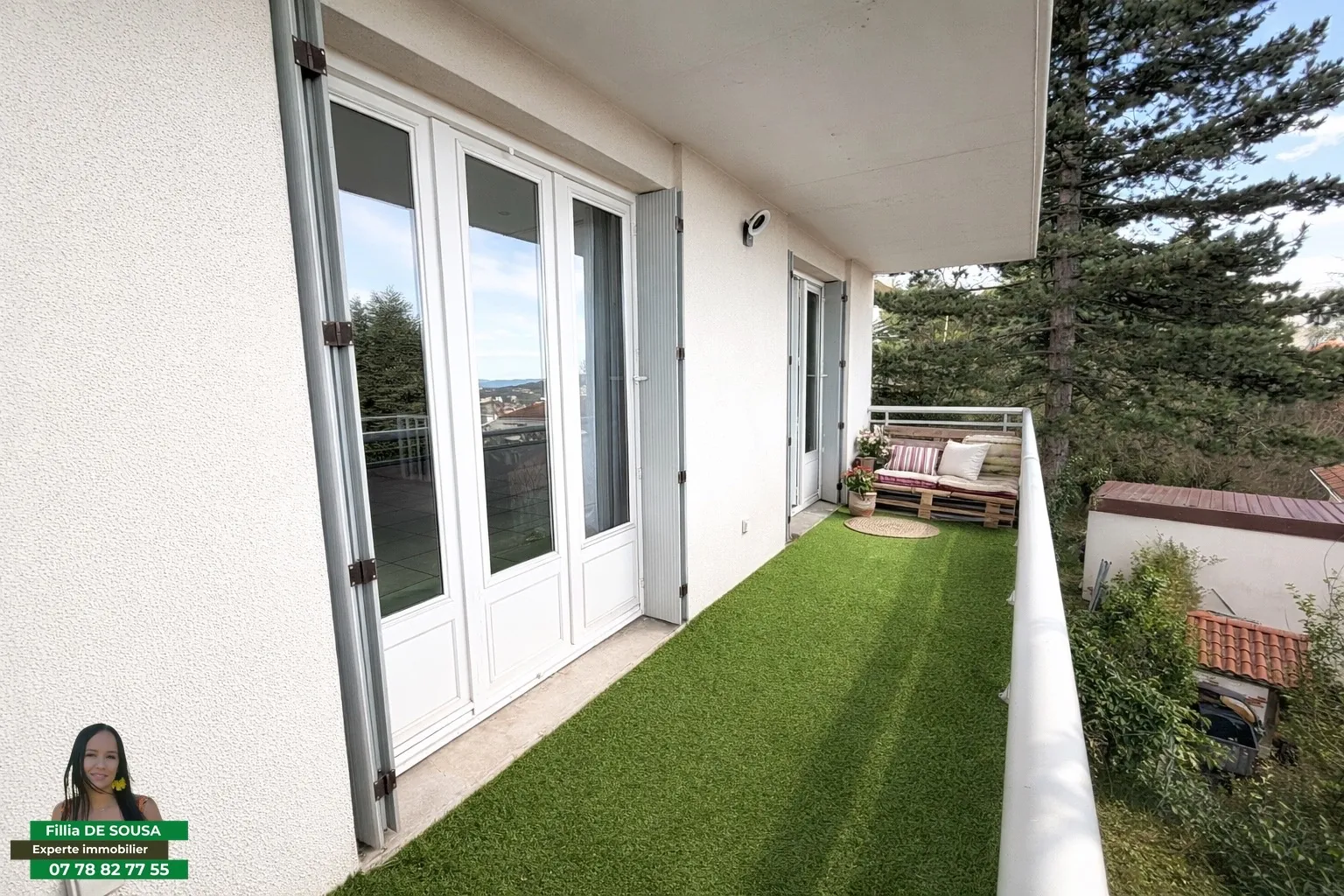 Appartement duplex F4 avec balcons, parking et cave à Saint-Étienne Villeboeuf 