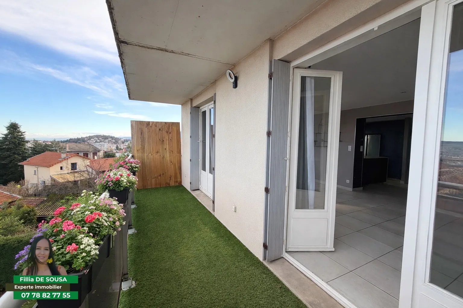 Appartement duplex F4 avec balcons, parking et cave à Saint-Étienne Villeboeuf 