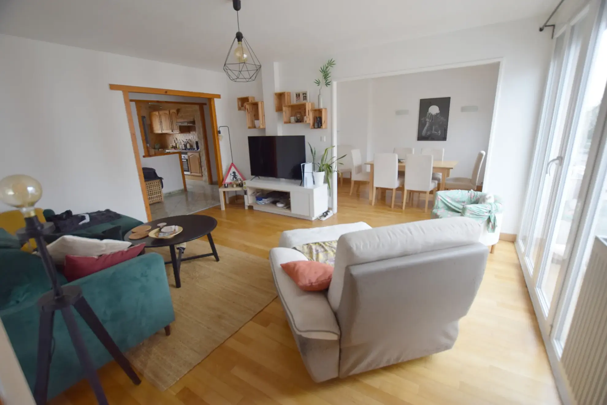 Appartement lumineux avec 3 chambres, loggia et balcon à Sochaux Vieux-Charmont 