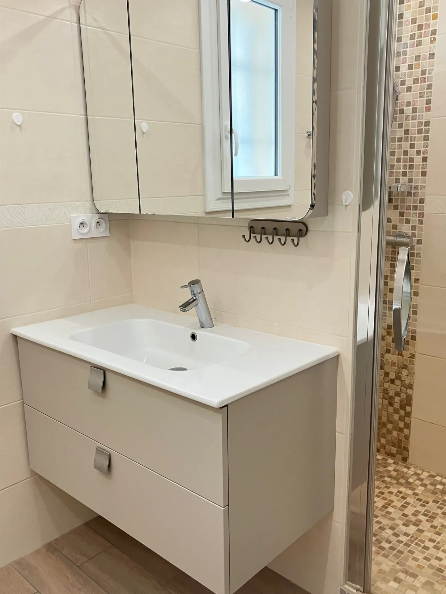 Maison de plain-pied avec 3 chambres et potentiel d'aménagement à Angers-Éventard 