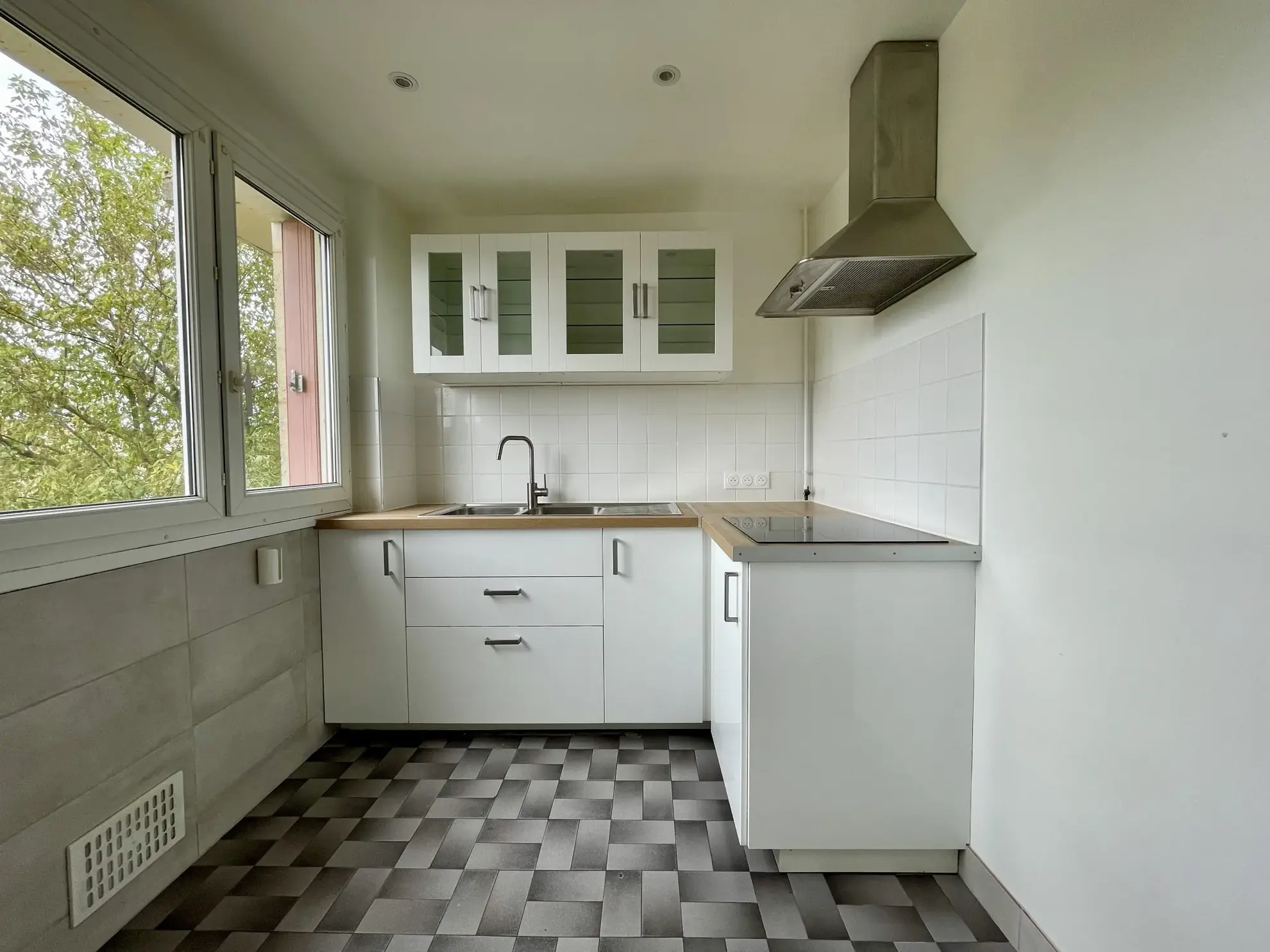 Appartement 2 pièces avec balcon à Fresnes, proche transports, parfait pour investissement ou premier achat