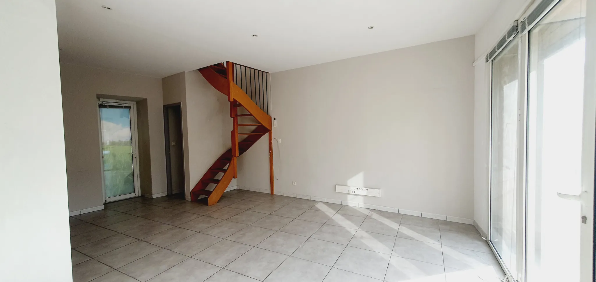 Local professionnel ou habitation de 60 m² en centre-ville de Nîmes 