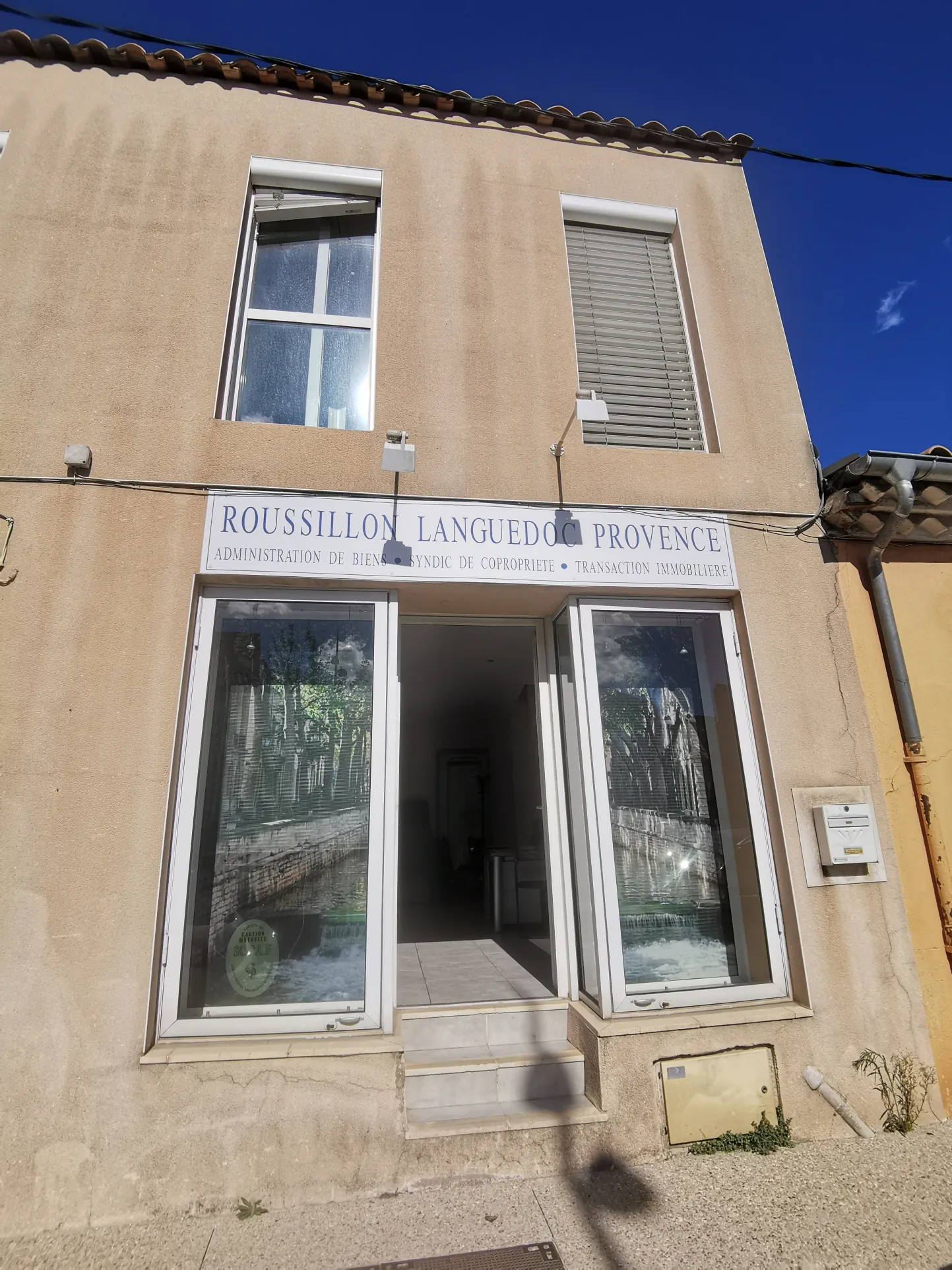 Local professionnel ou habitation de 60 m² en centre-ville de Nîmes 