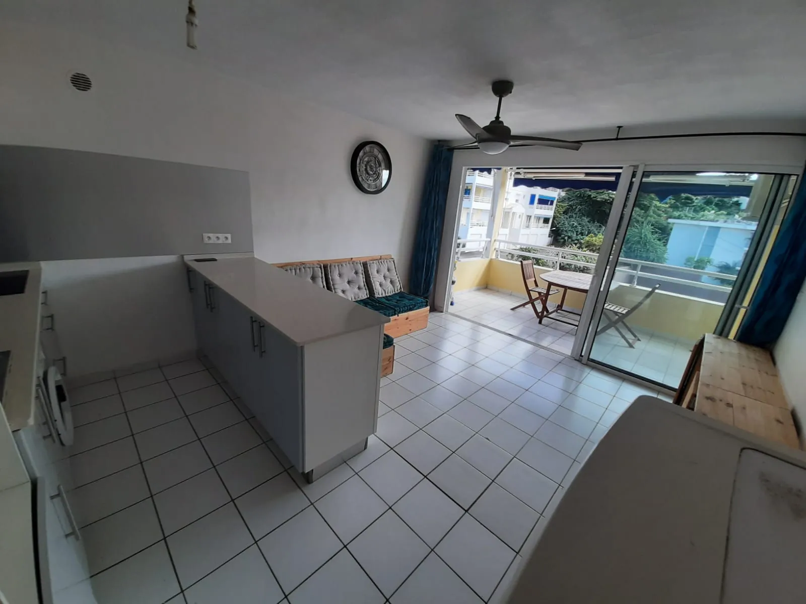 Appartement T2 à SCHOELCHER avec locataire en place, piscine, tennis 