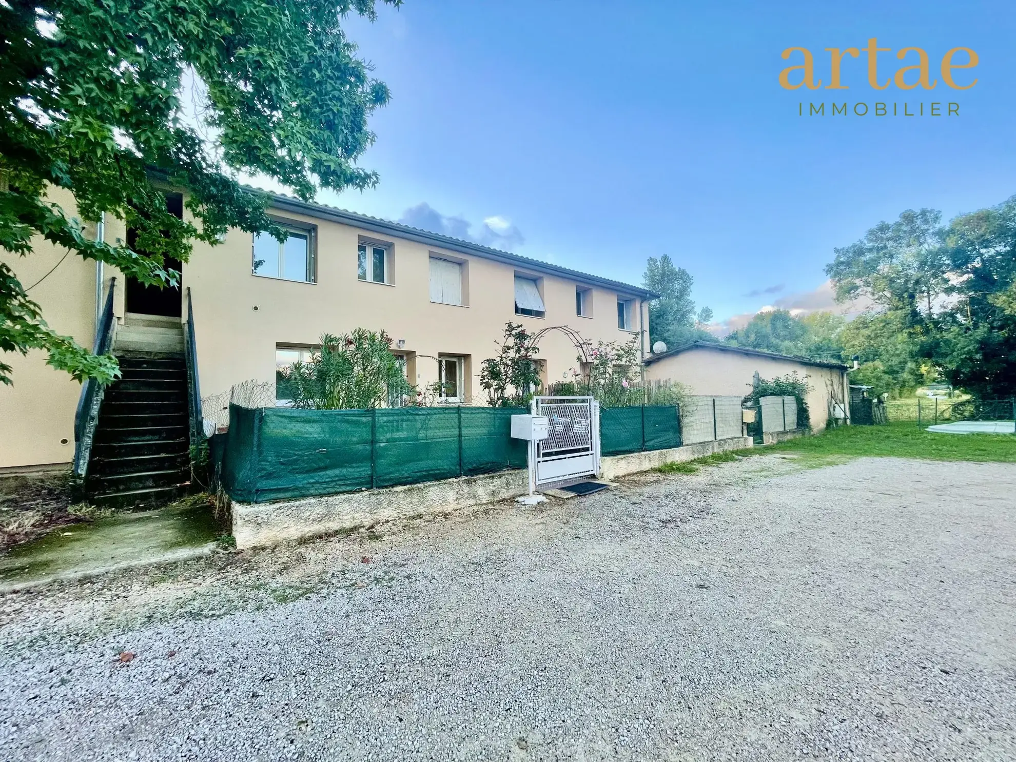 Appartement traversant de 71 m² avec jardin privé et garage à Cayrac