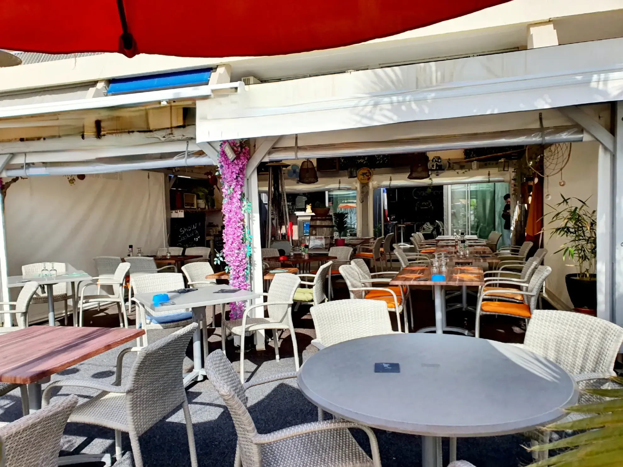 Restaurant à vendre avec vue sur port à Port Camargue – Opportunité rare 