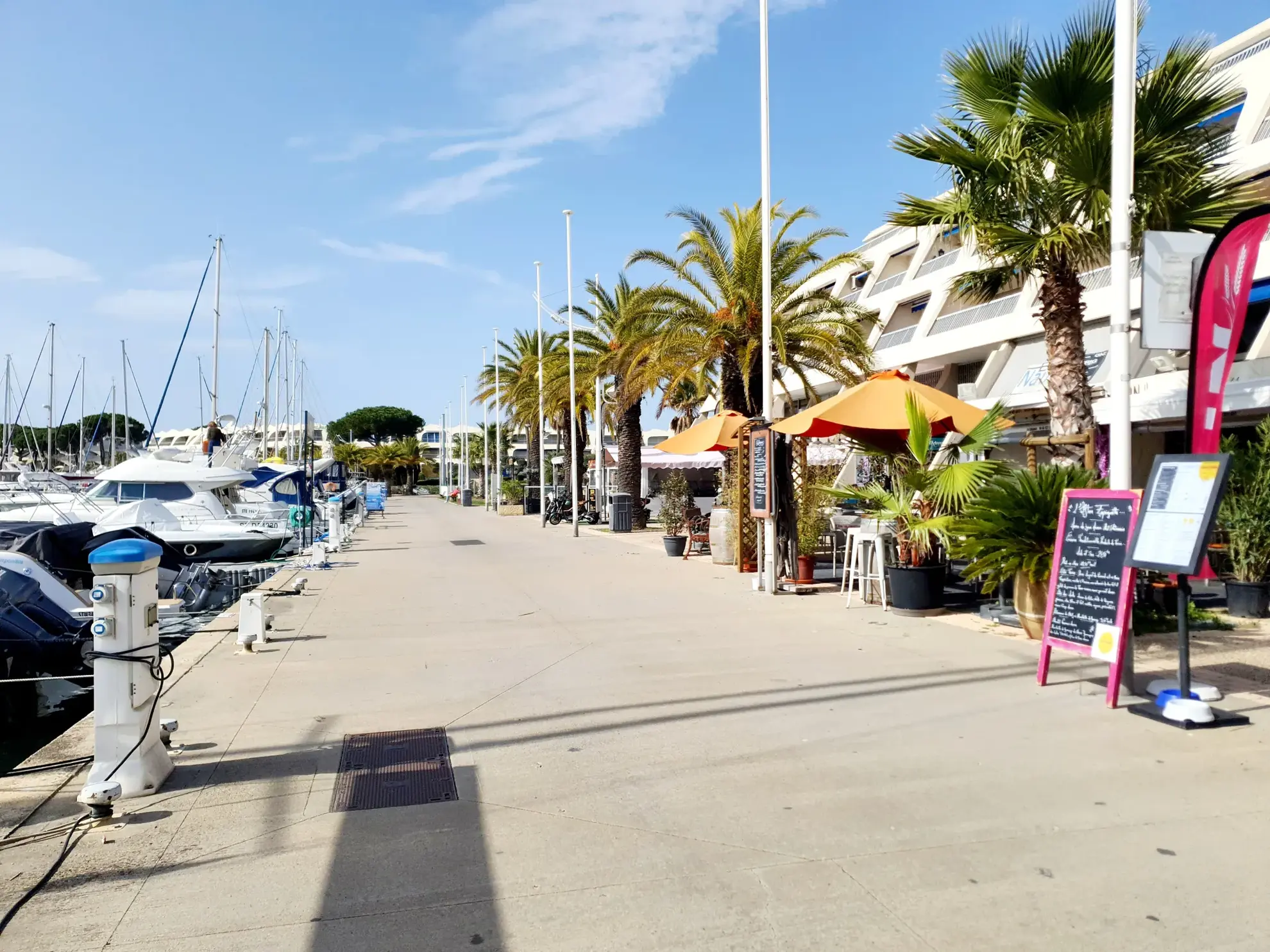 Restaurant à vendre avec vue sur port à Port Camargue – Opportunité rare 