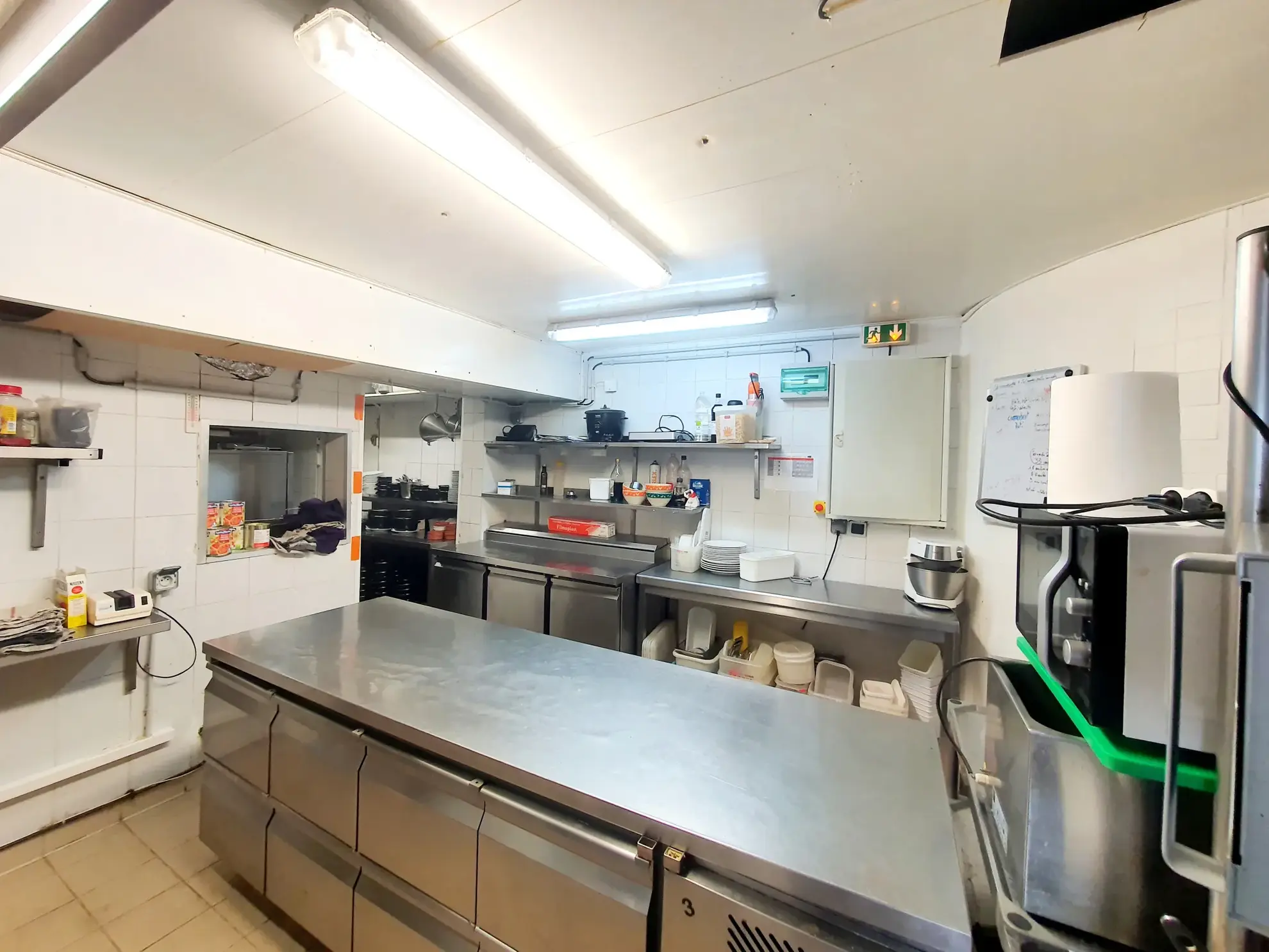 Restaurant à vendre avec vue sur port à Port Camargue – Opportunité rare 