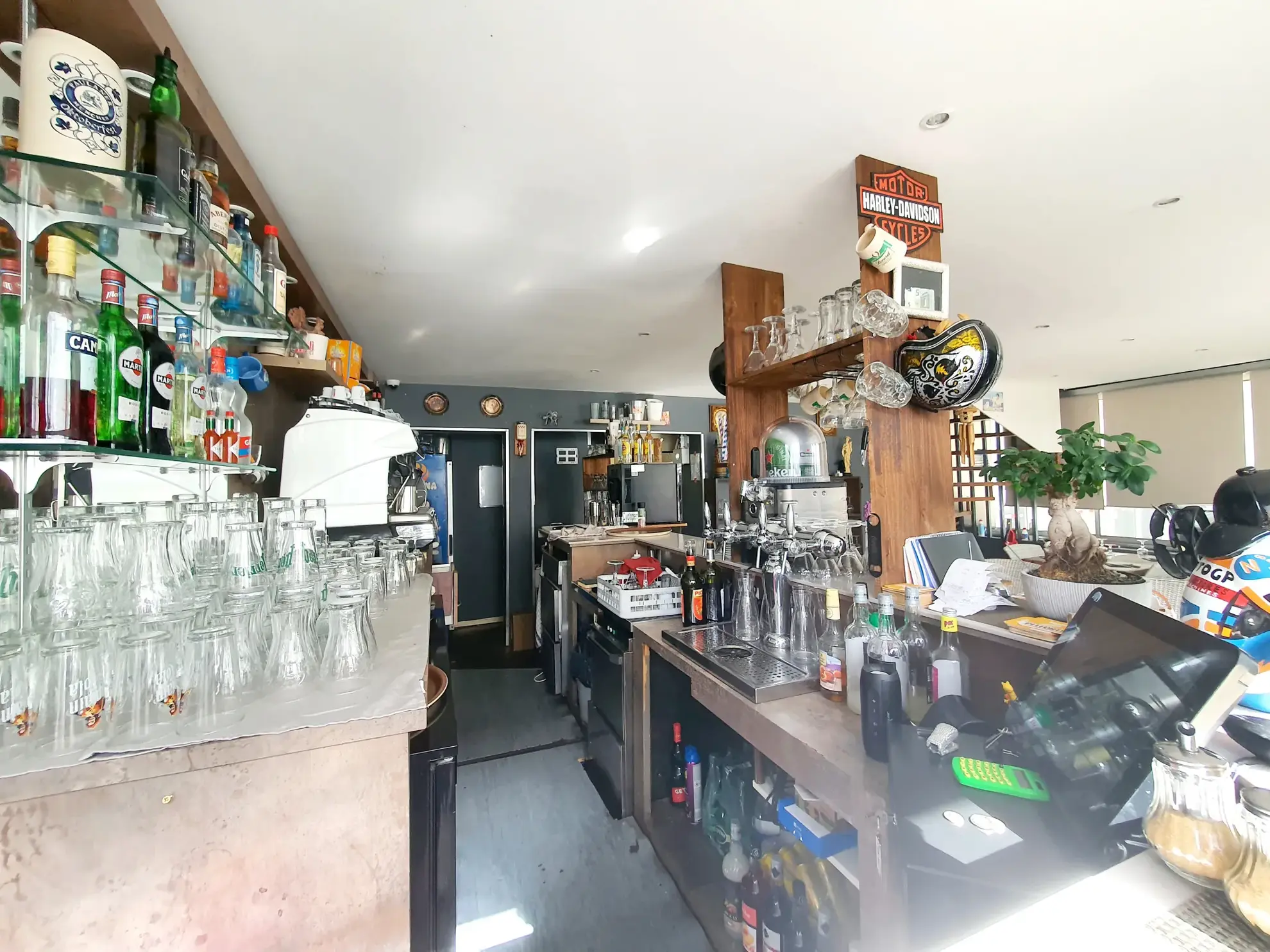 Restaurant à vendre avec vue sur port à Port Camargue – Opportunité rare 