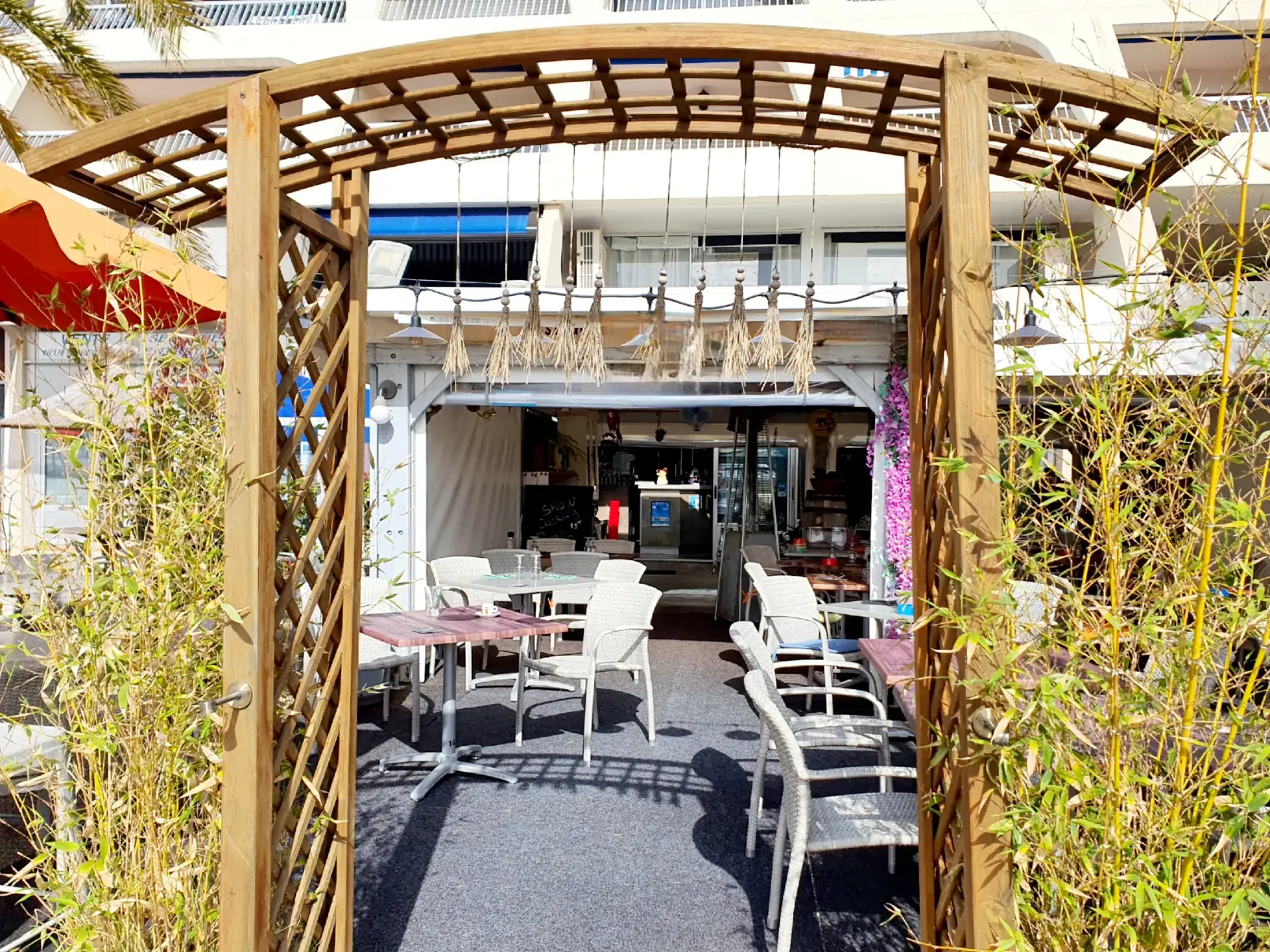 Restaurant à vendre avec vue sur port à Port Camargue – Opportunité rare 