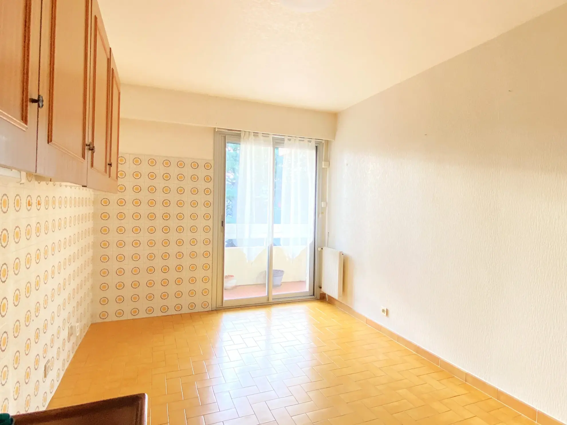 A vendre appartement traversant avec terrasse et garage à Perpignan Sud 