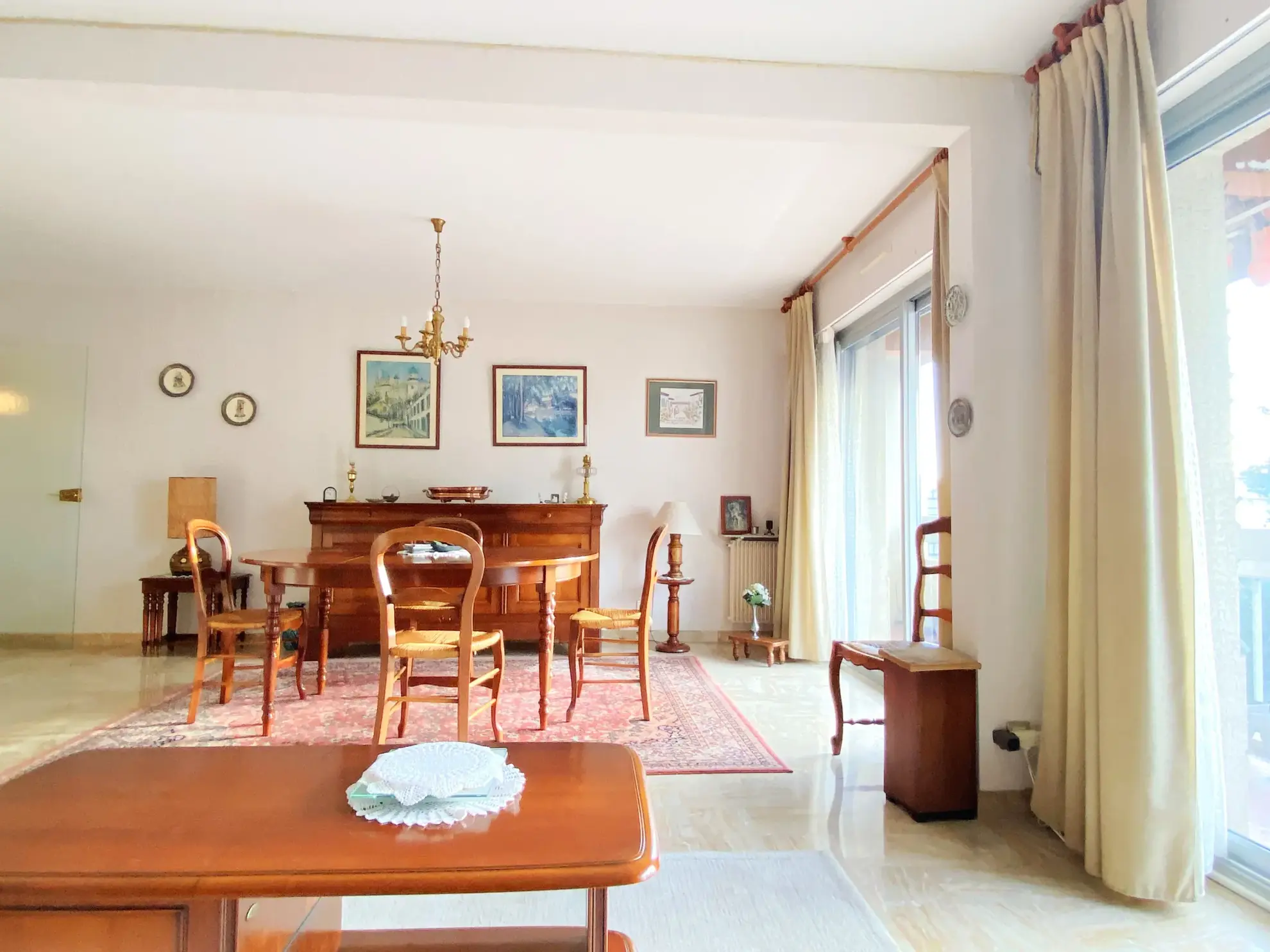 A vendre appartement traversant avec terrasse et garage à Perpignan Sud 