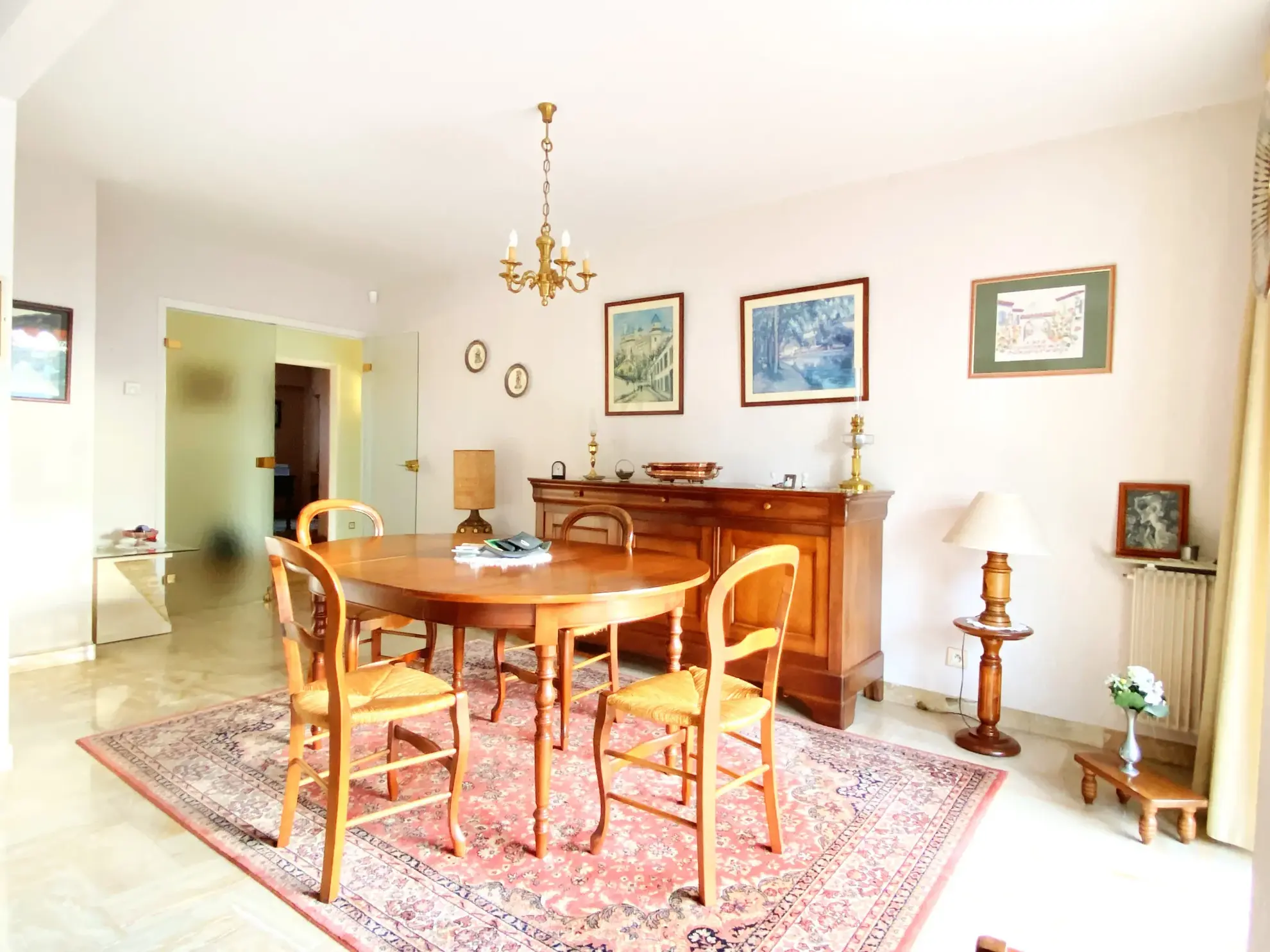 A vendre appartement traversant avec terrasse et garage à Perpignan Sud 