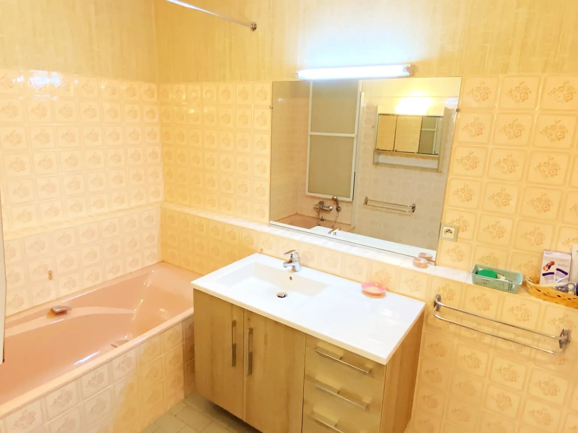 A vendre appartement traversant avec terrasse et garage à Perpignan Sud 