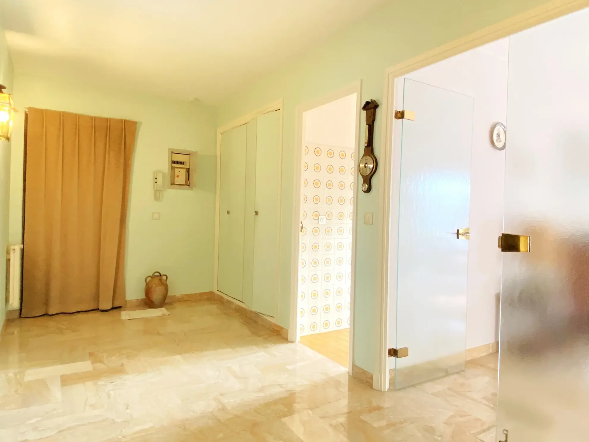 A vendre appartement traversant avec terrasse et garage à Perpignan Sud 