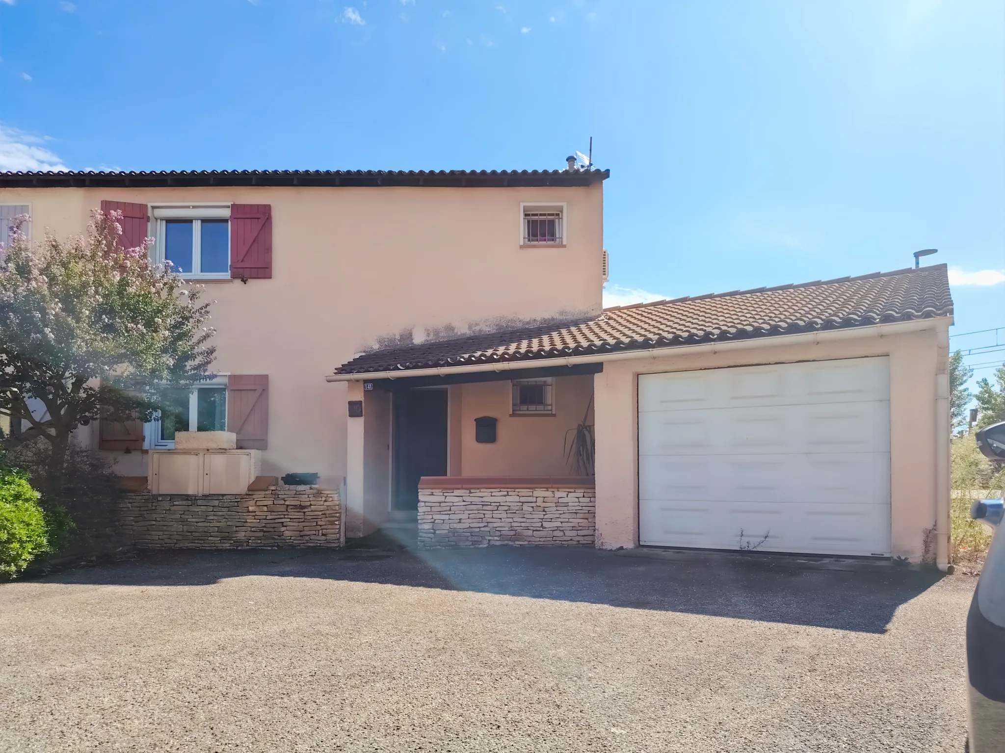Maison familiale de 108 m² avec jardin et garage à Pont-Saint-Esprit