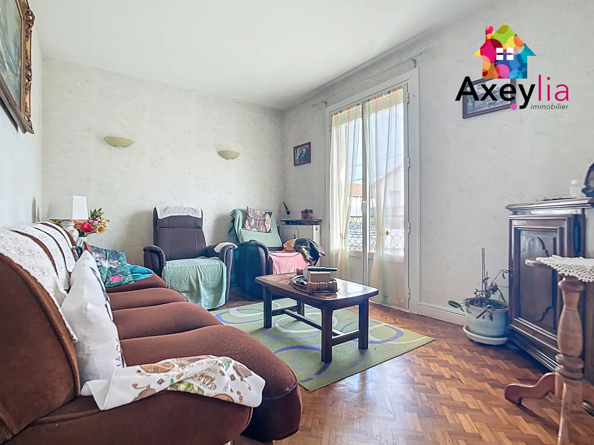 Maison 3 chambres avec garages et terrain à Mably - Secteur calme 