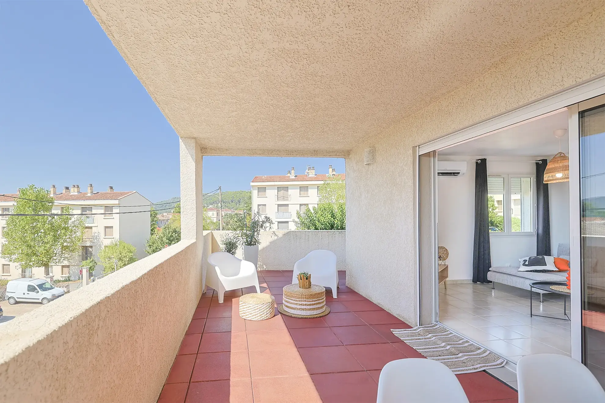 Haut de villa T4 avec terrasse et stationnement au Luc en Provence