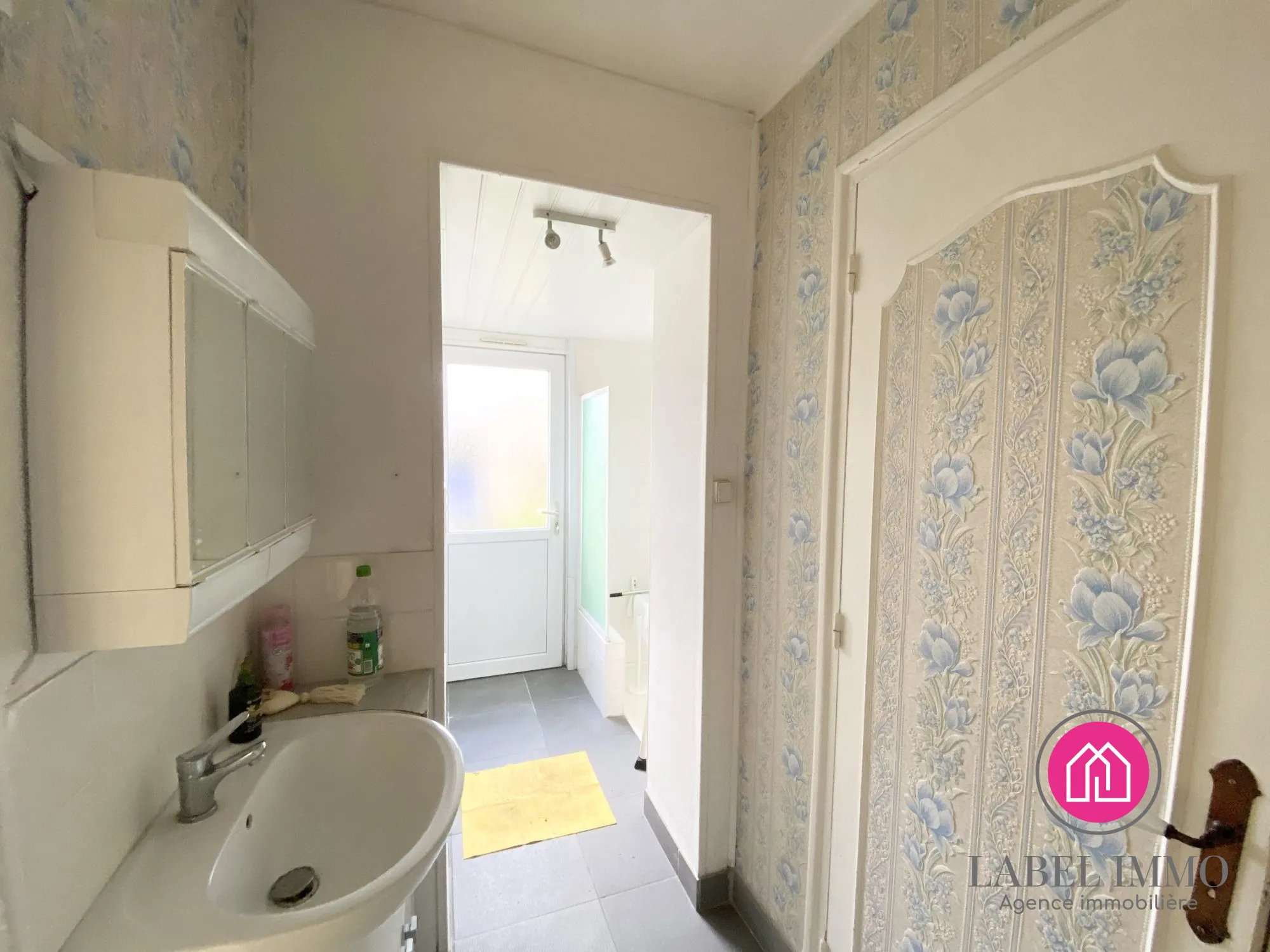 Maison à rénover à Marquette-en-Ostrevant avec jardin et dépendance 