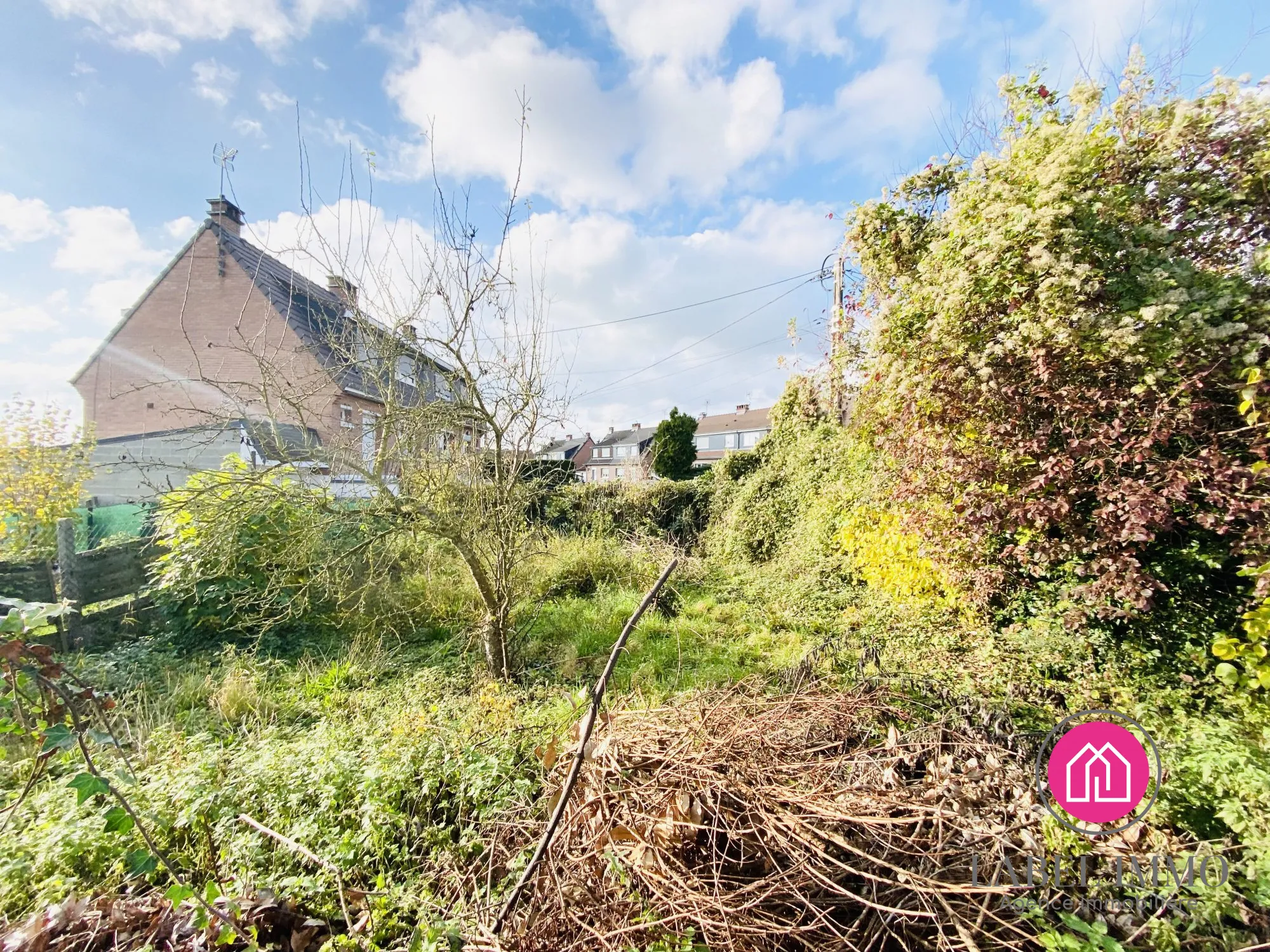 Maison à rénover à Marquette-en-Ostrevant avec jardin et dépendance 