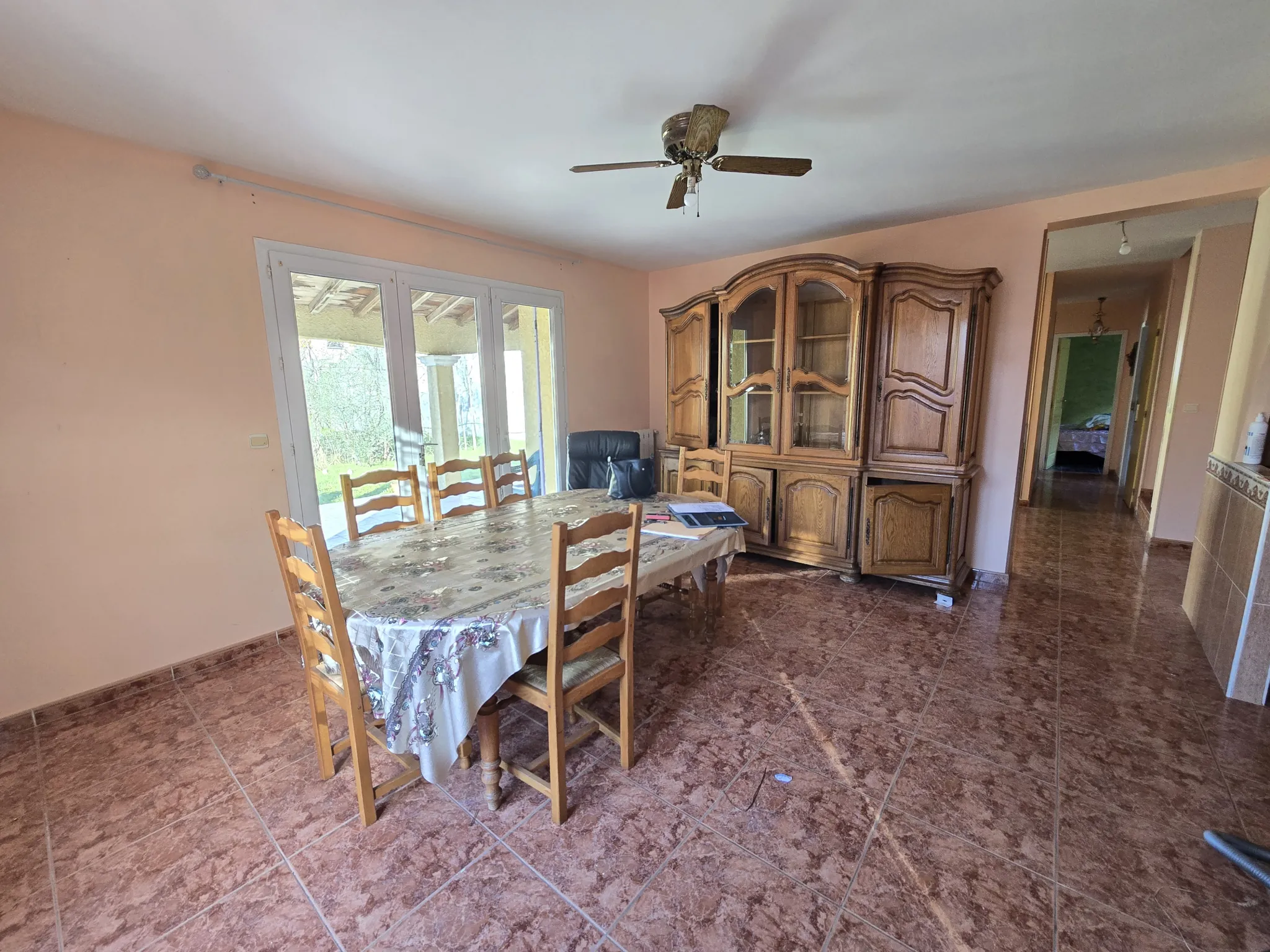 Maison de 140 m² à Lodève avec terrain constructible et potentiel de rénovation 