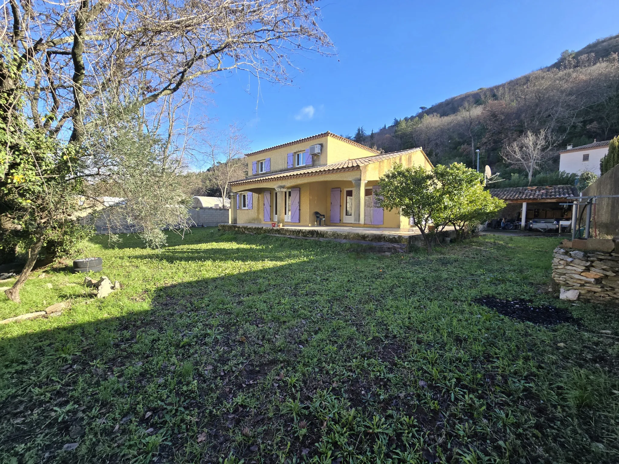 Maison de 140 m² à Lodève avec terrain constructible et potentiel de rénovation 
