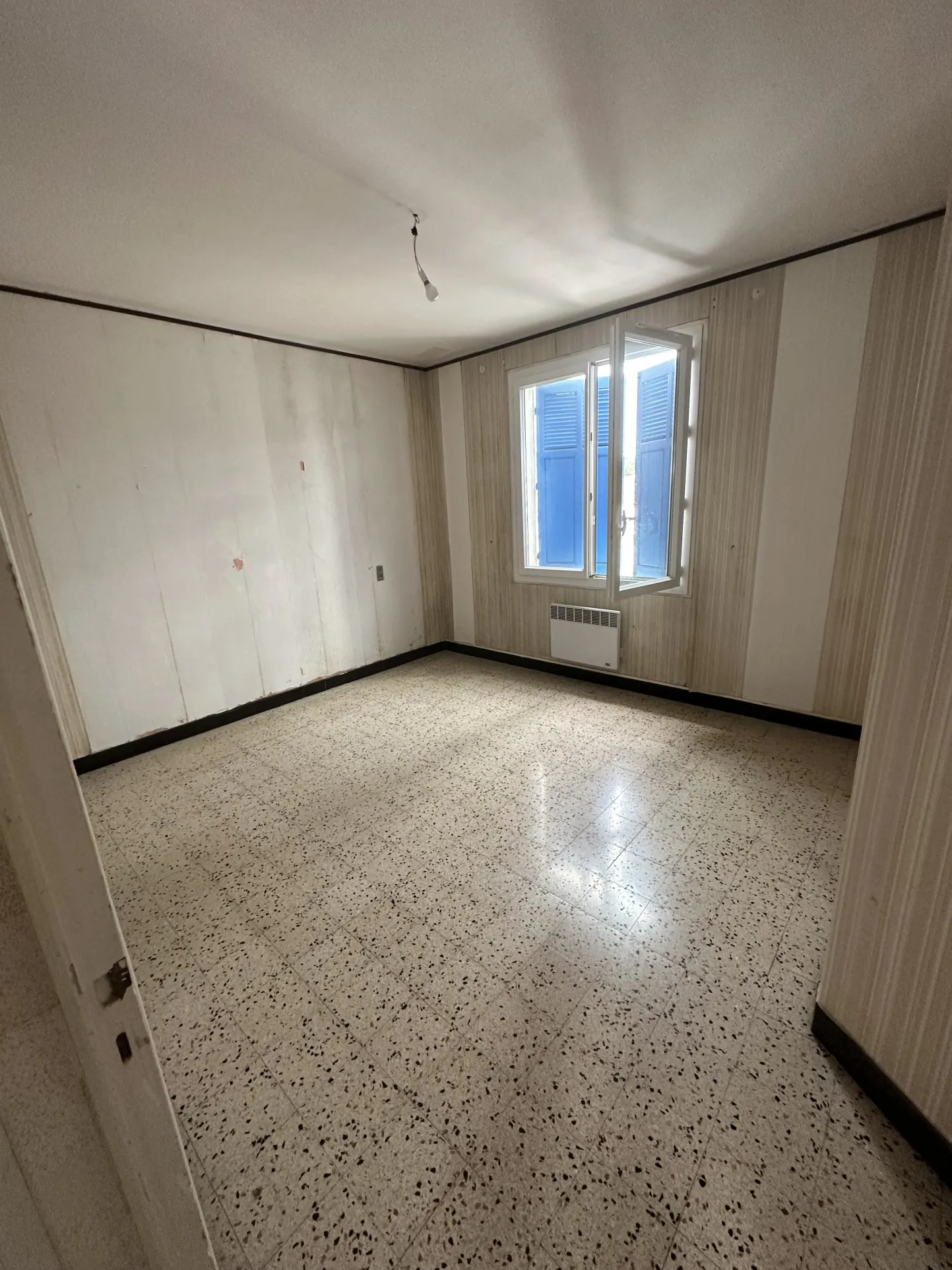 Haut de villa avec jardin, garages et proximité plage à La Seyne-sur-Mer