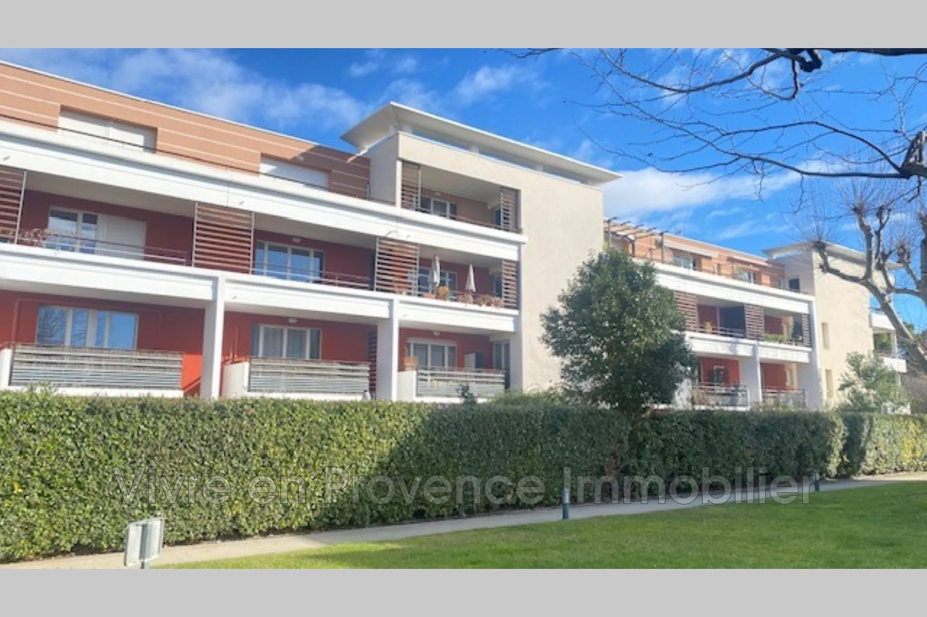 Appartement 2 pièces avec piscine à Avignon proche centre-ville 