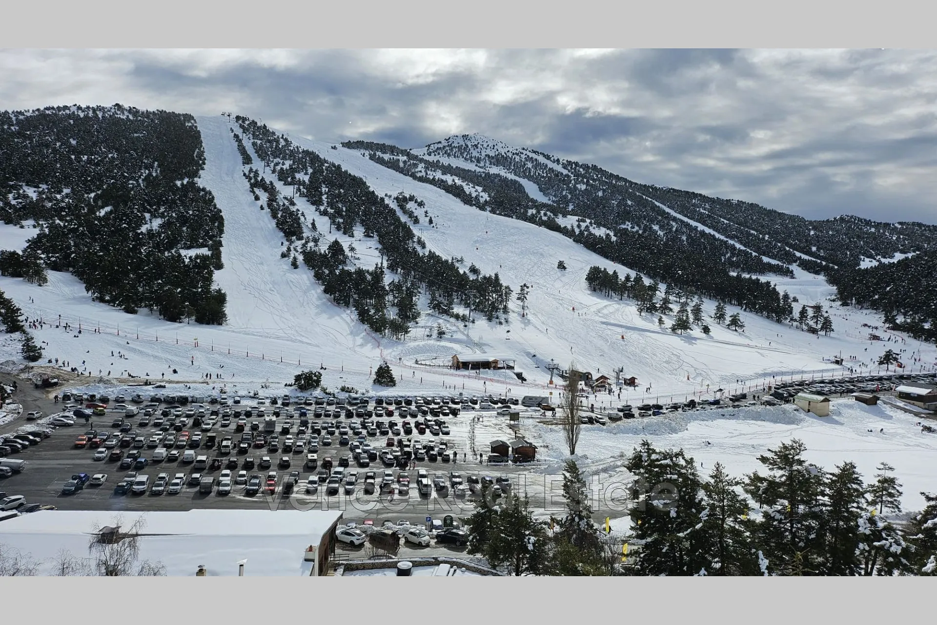 Studio de 23 m² à Gréolières avec vue sur les pistes, proche de Cannes et Nice 