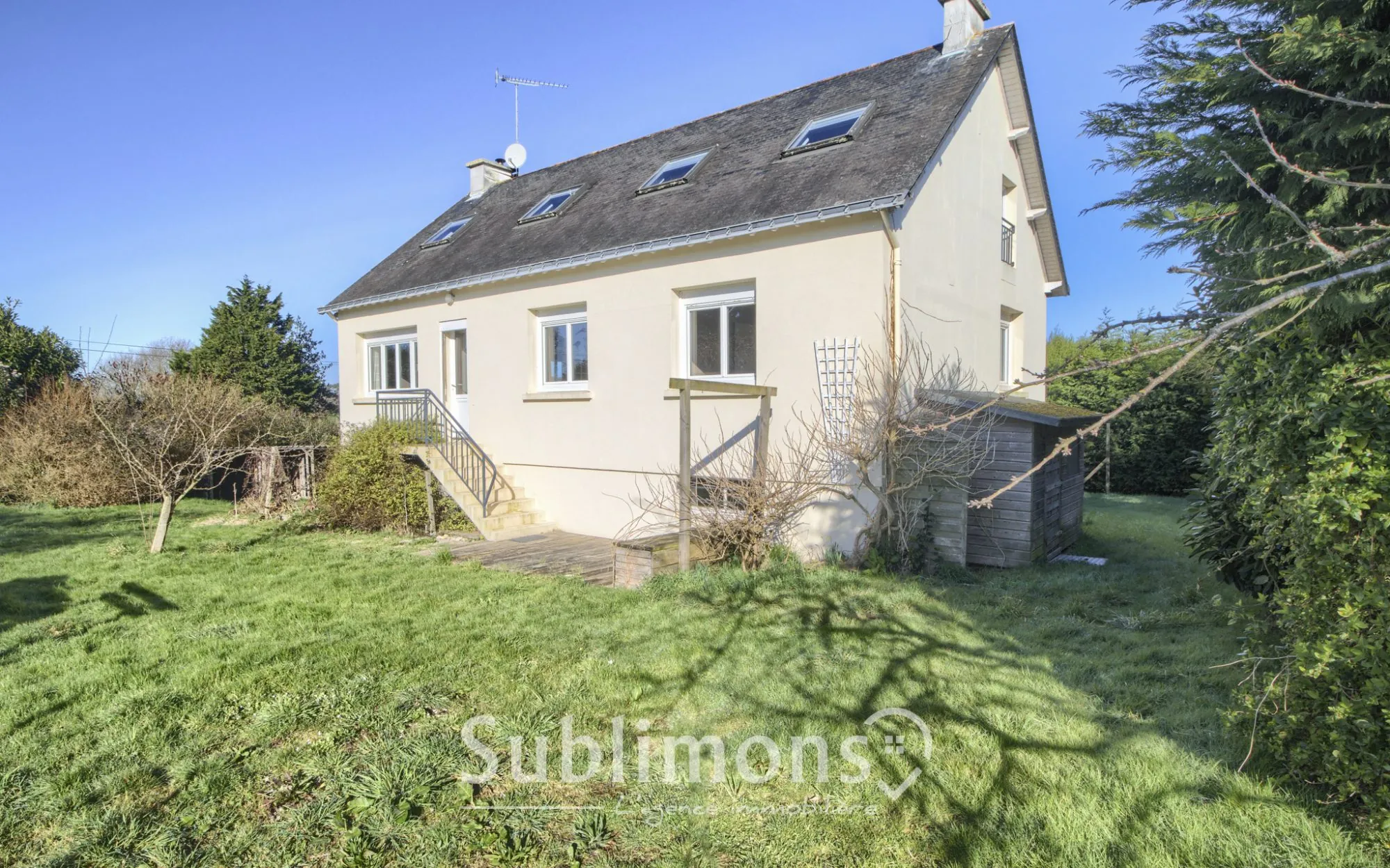 Maison à vendre à Nivillac de 130 m² avec terrain et potentiel de rénovation 