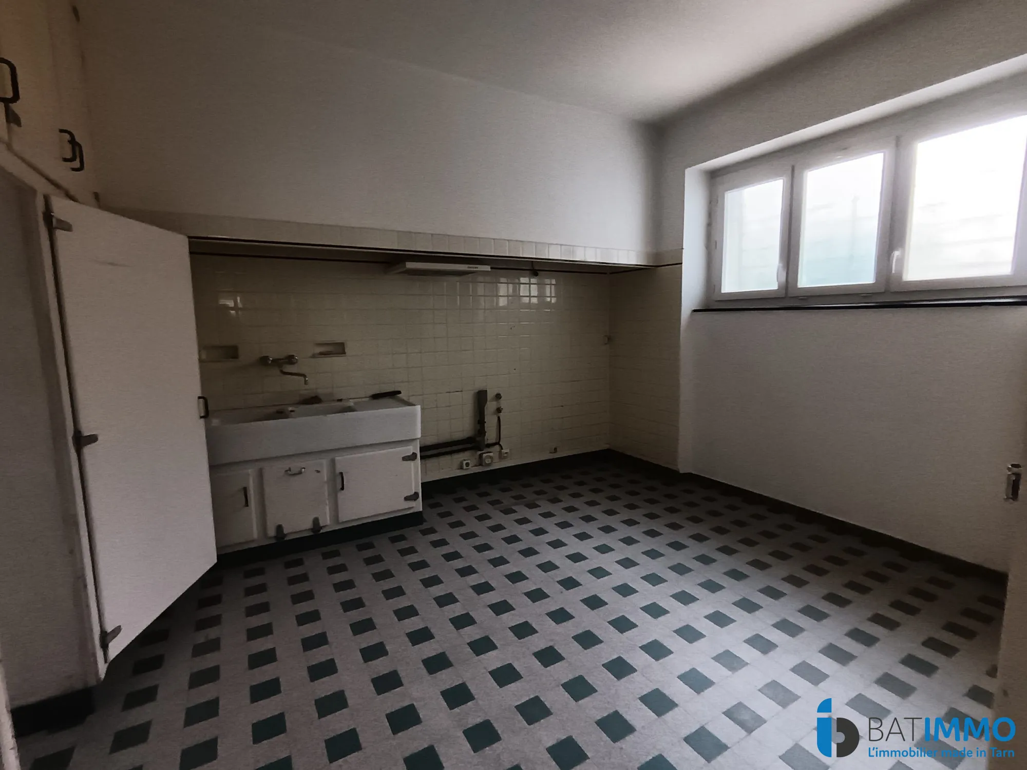 Maison de ville T4 avec cave à Mazamet proche commodités 