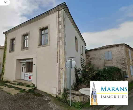 À Vendre Ensemble Immobilier à Le Langon avec Boxs et Potentiel d'Aménagement