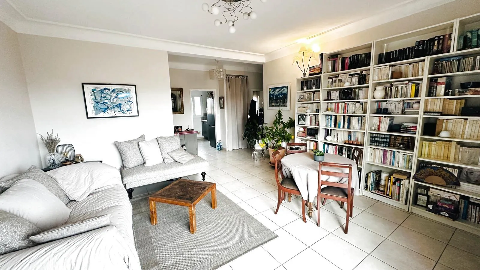 Appartement T3 avec balcon, cave et garage à Avignon - Vue dégagée