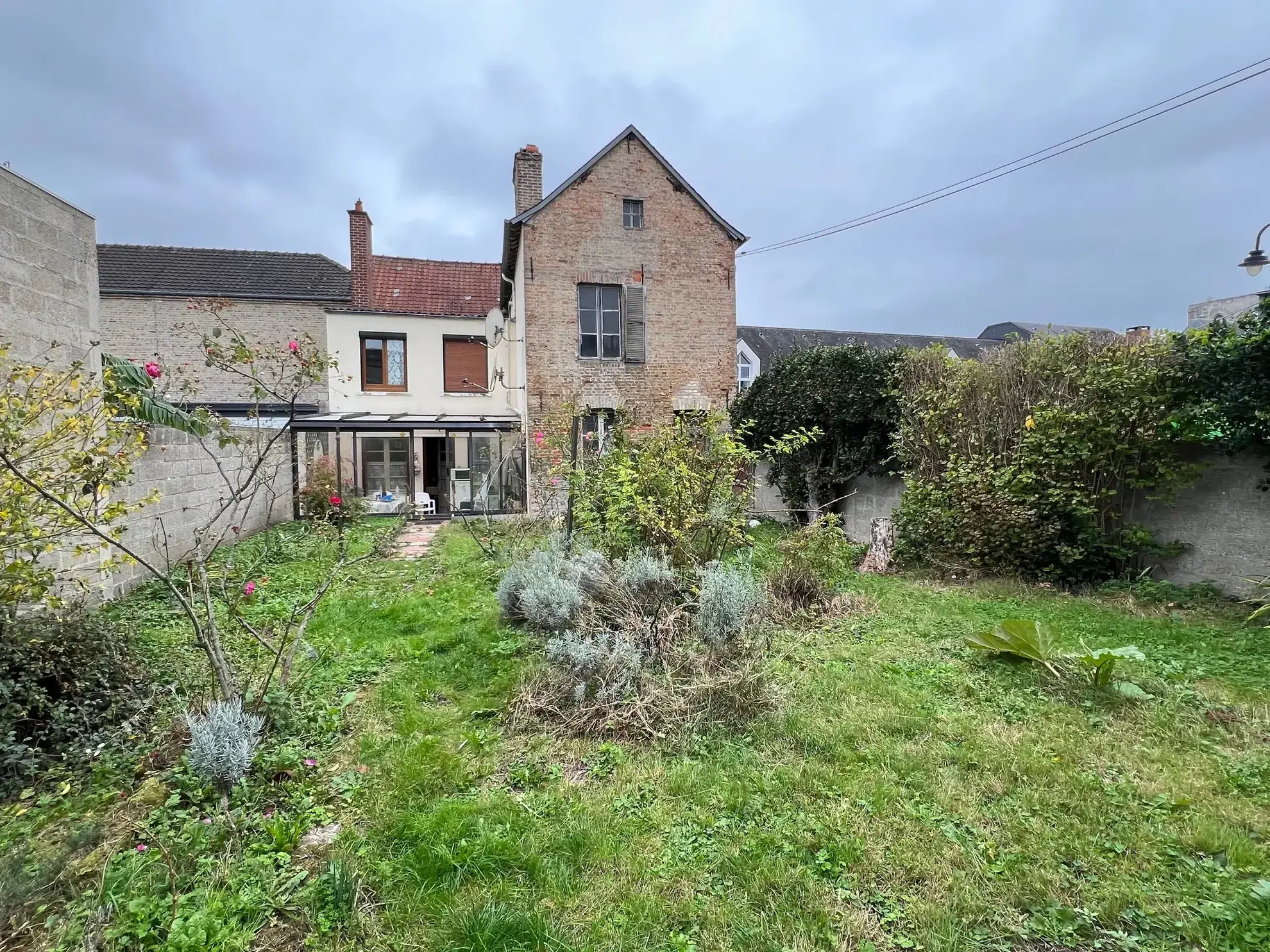 Vente d'un lot de 2 maisons mitoyennes avec garage et jardin à Abbeville 