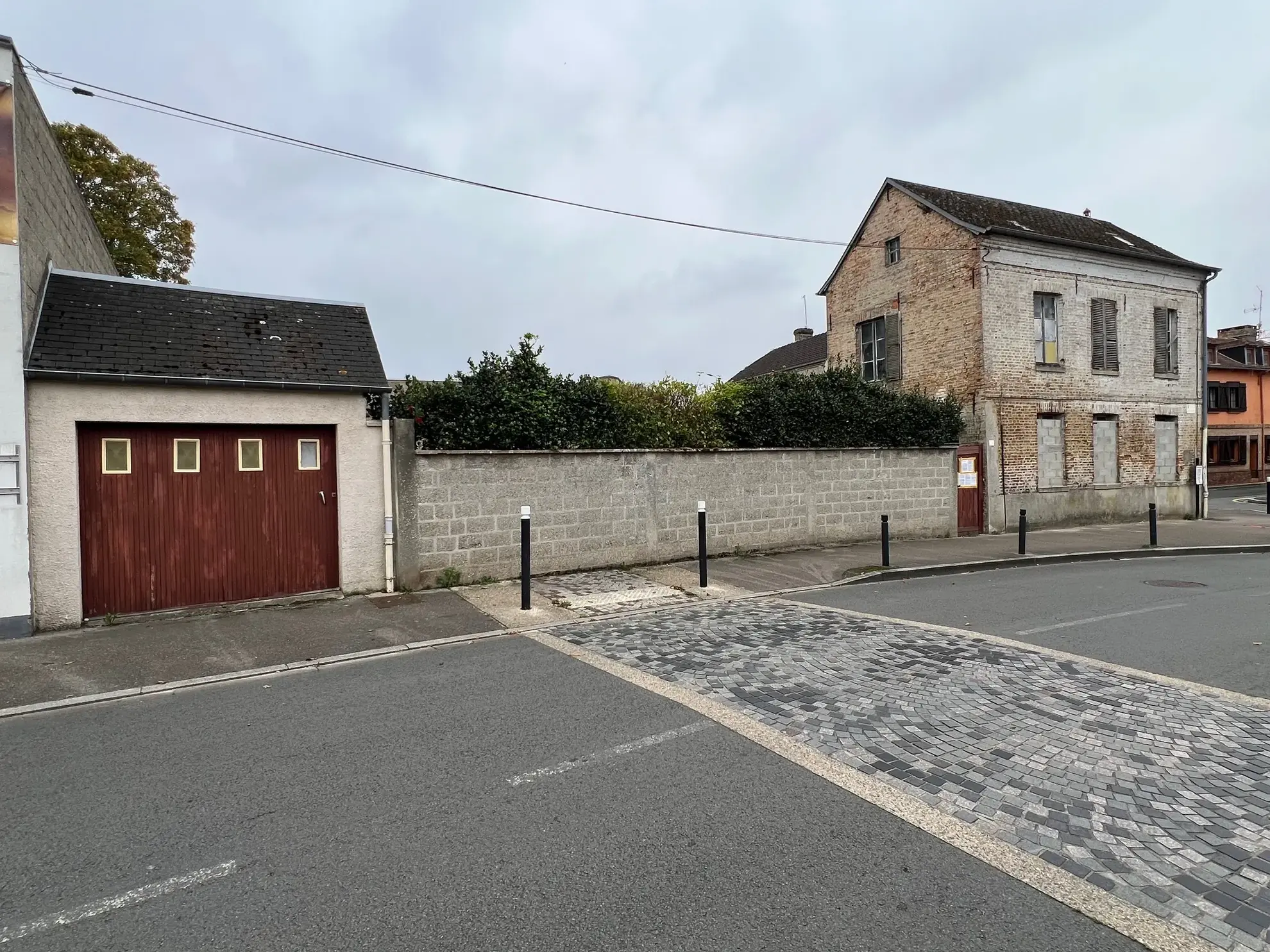 Vente d'un lot de 2 maisons mitoyennes avec garage et jardin à Abbeville 