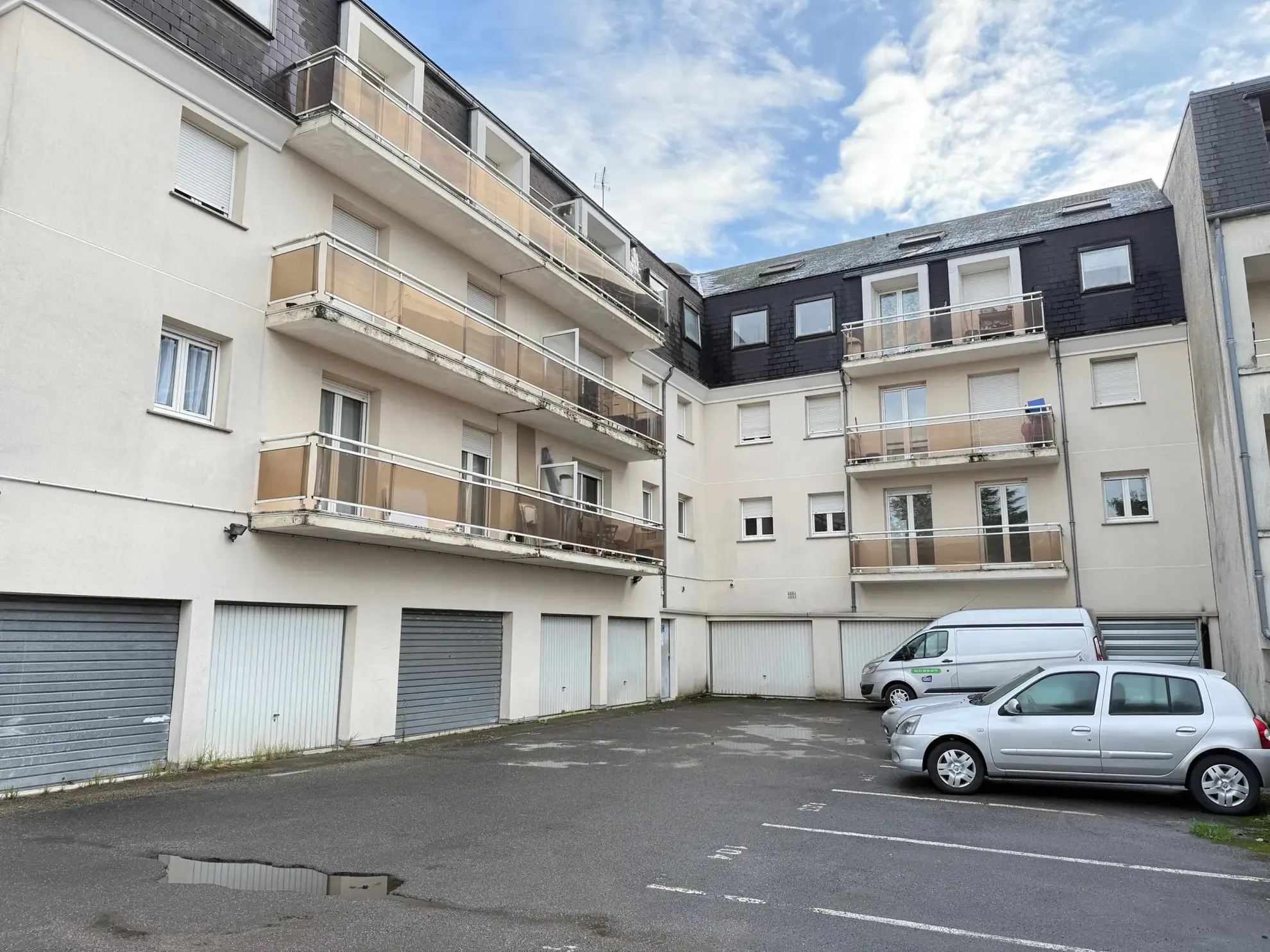 Vente d'un appartement F2 avec balcon et stationnement sécurisé à Pontault-Combault 